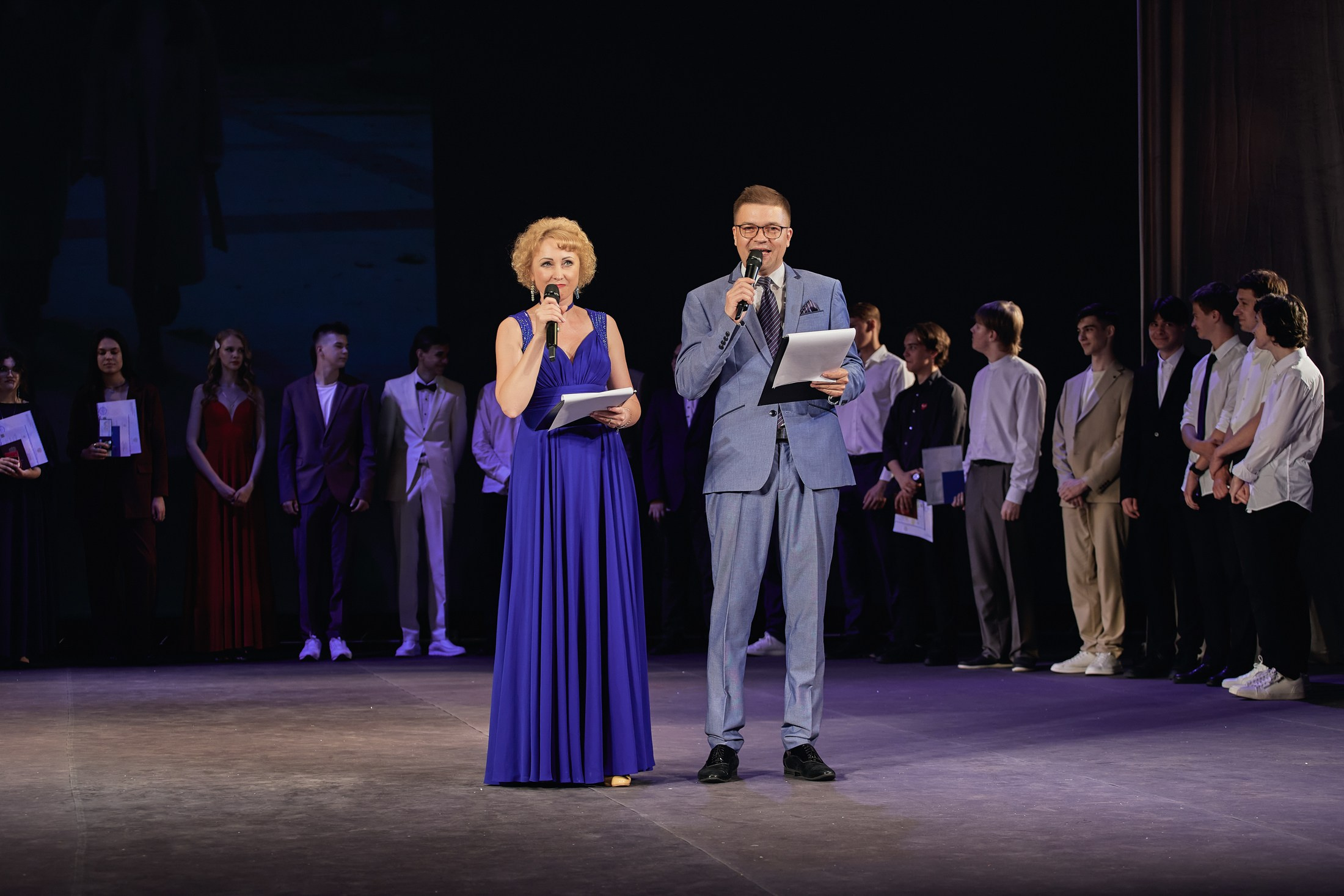 Фотограф на выпускной. Свадебный репортажный и фуд фотограф в Барнауле Гайфулин Виталий