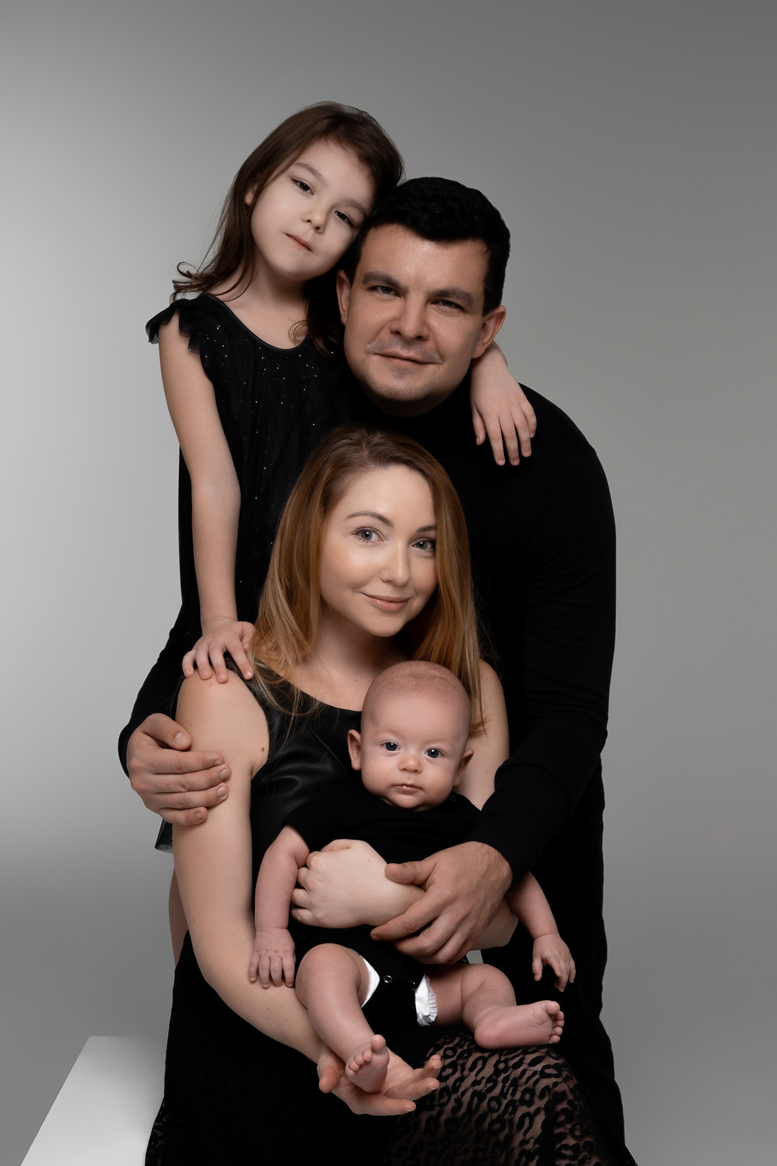 Сергей, Ольга, Мария и Михаил. Главная