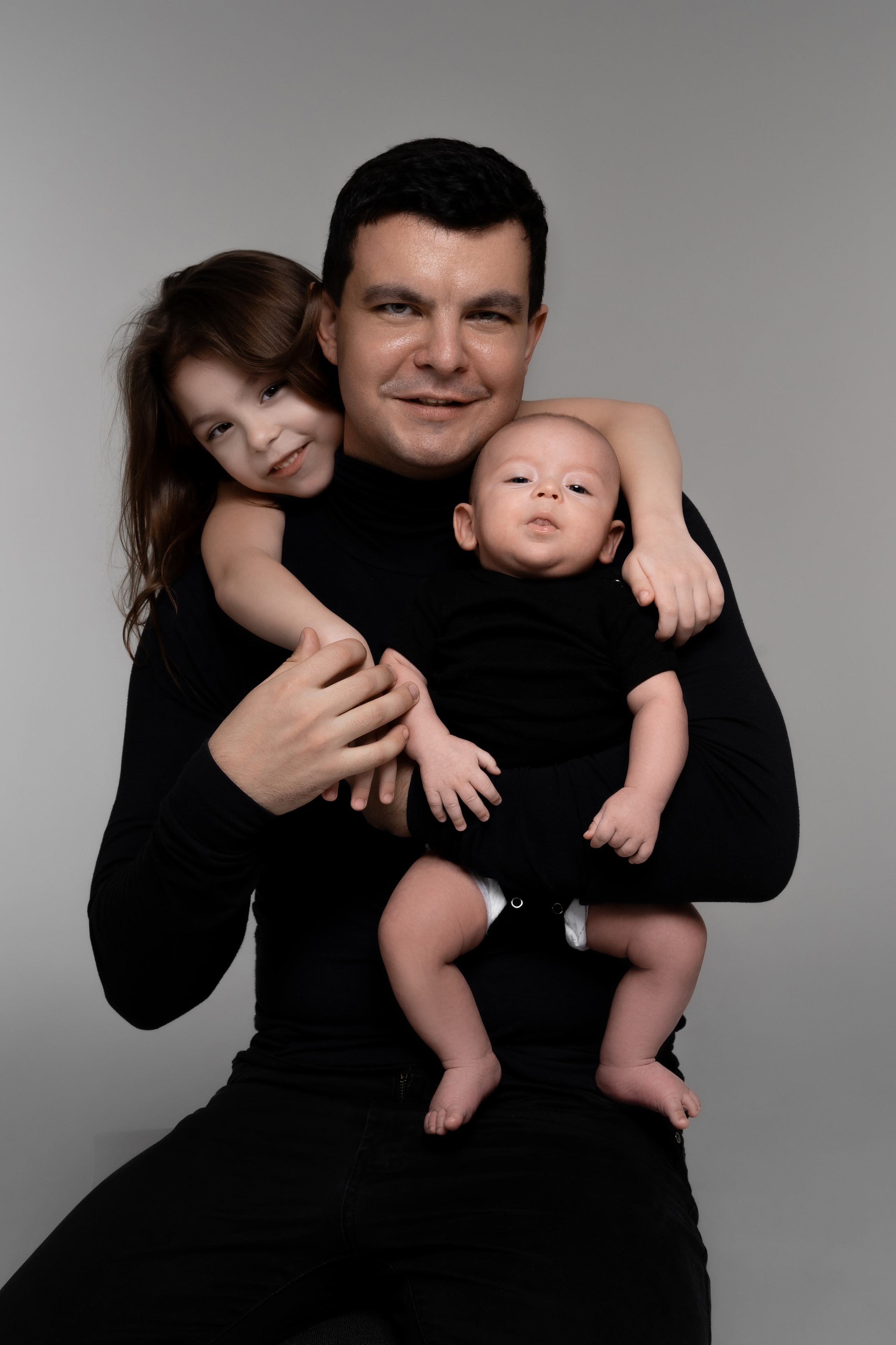 Сергей, Ольга, Мария и Михаил. Главная