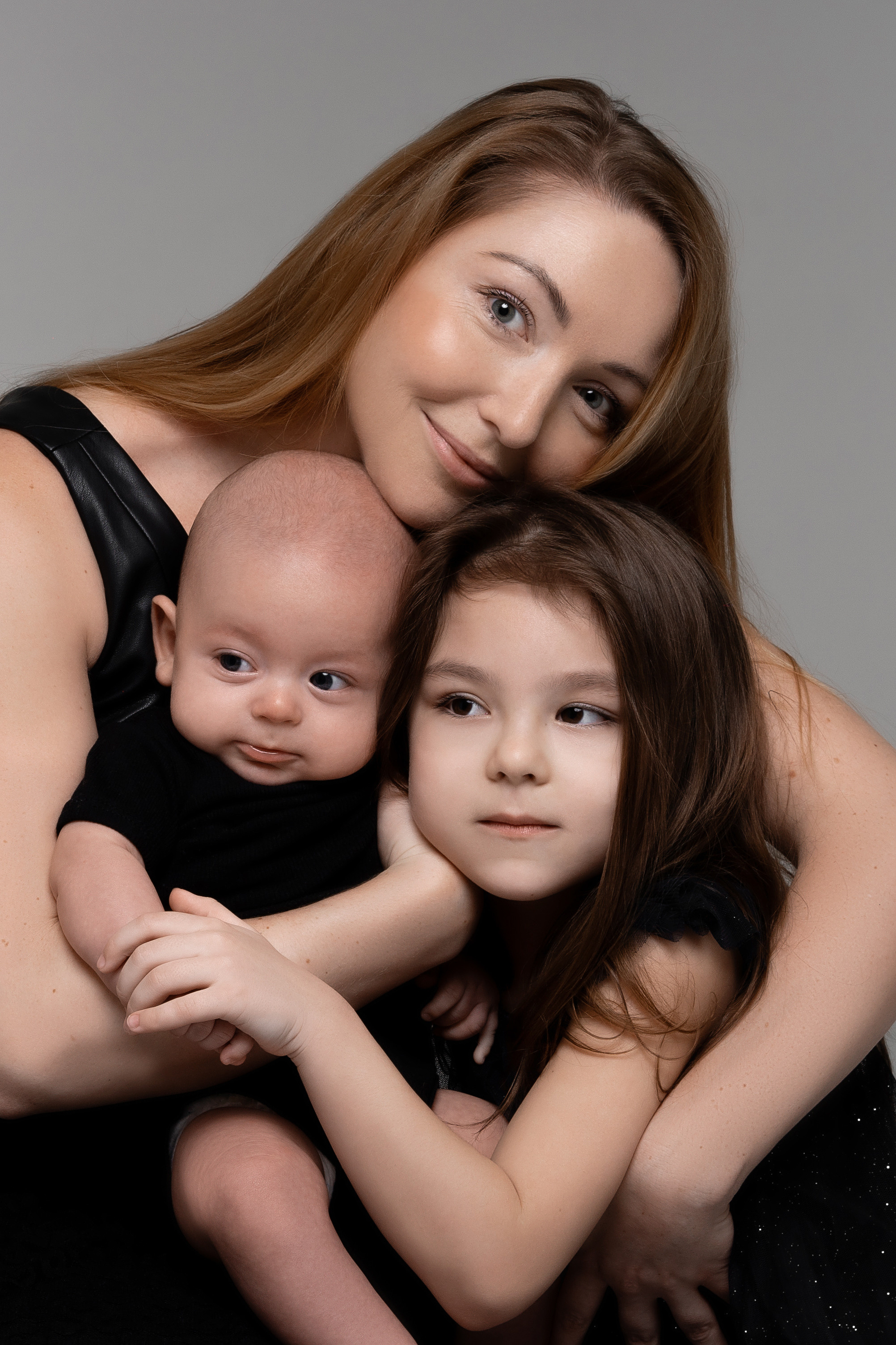 Сергей, Ольга, Мария и Михаил. Главная