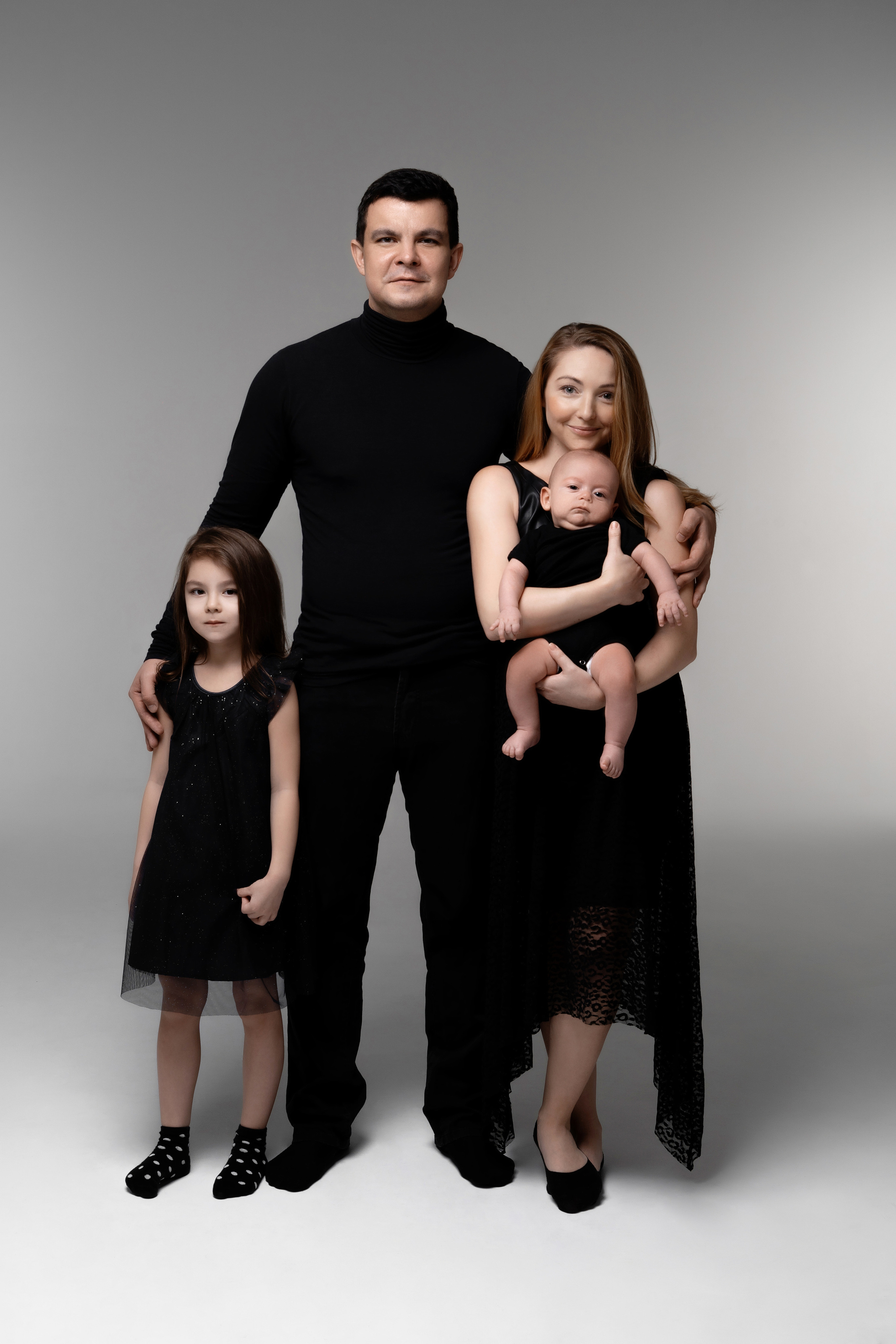 Сергей, Ольга, Мария и Михаил. Главная