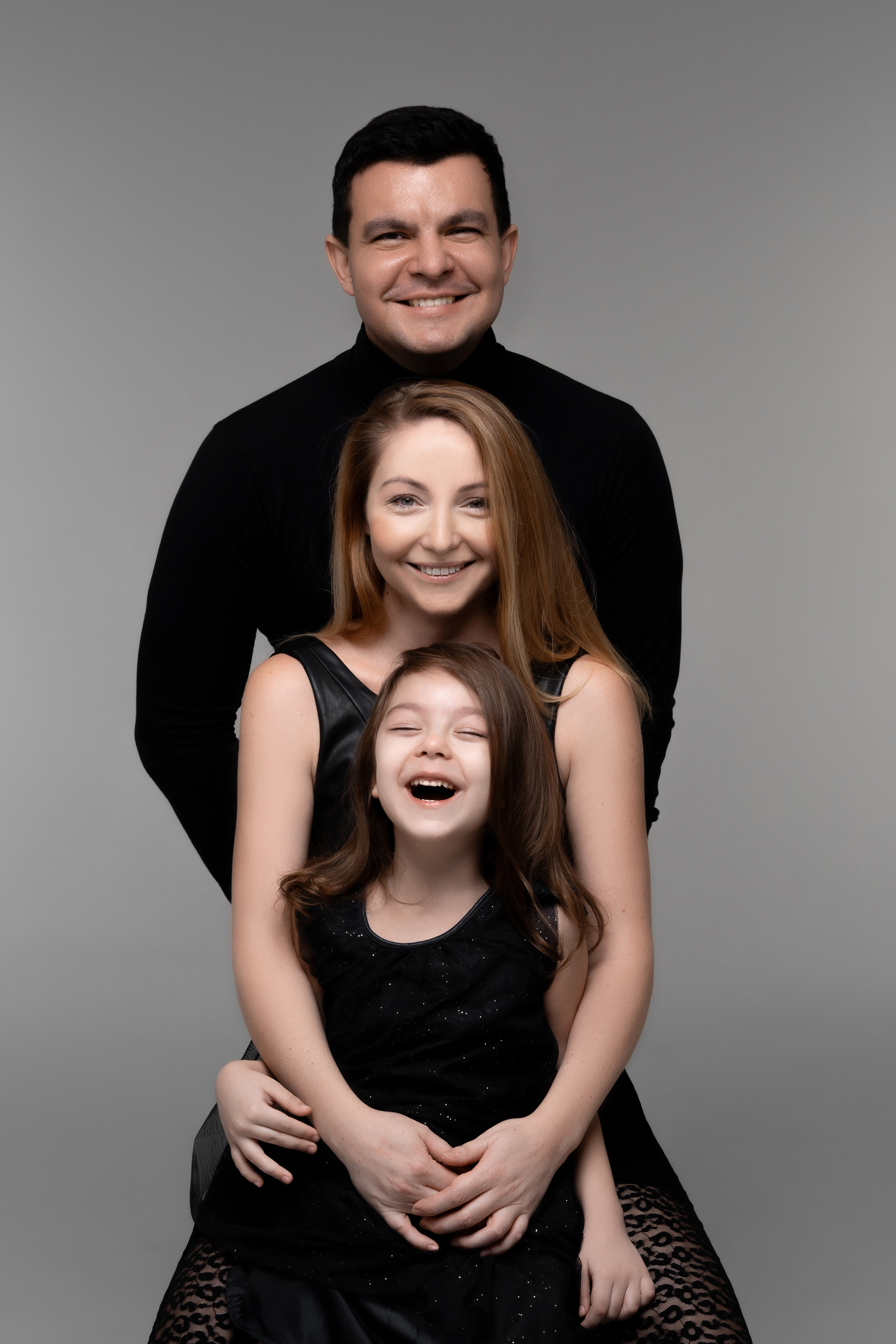 Сергей, Ольга, Мария и Михаил. Главная