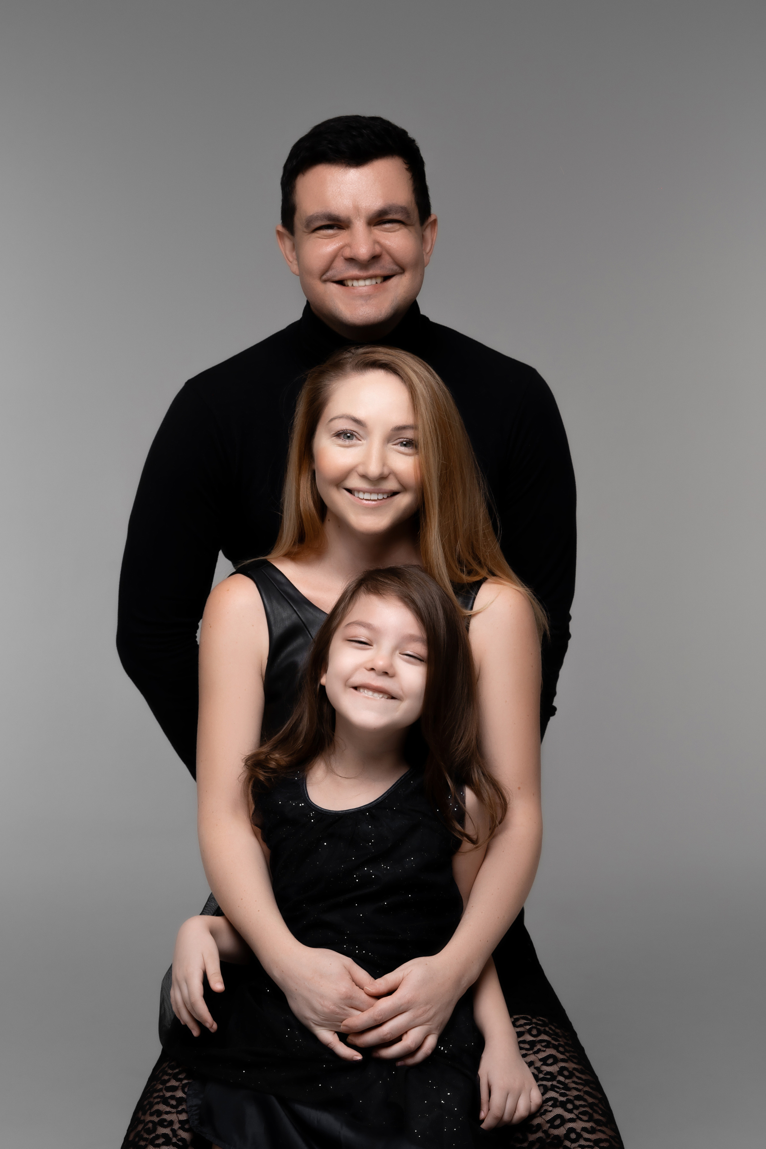 Сергей, Ольга, Мария и Михаил. Главная