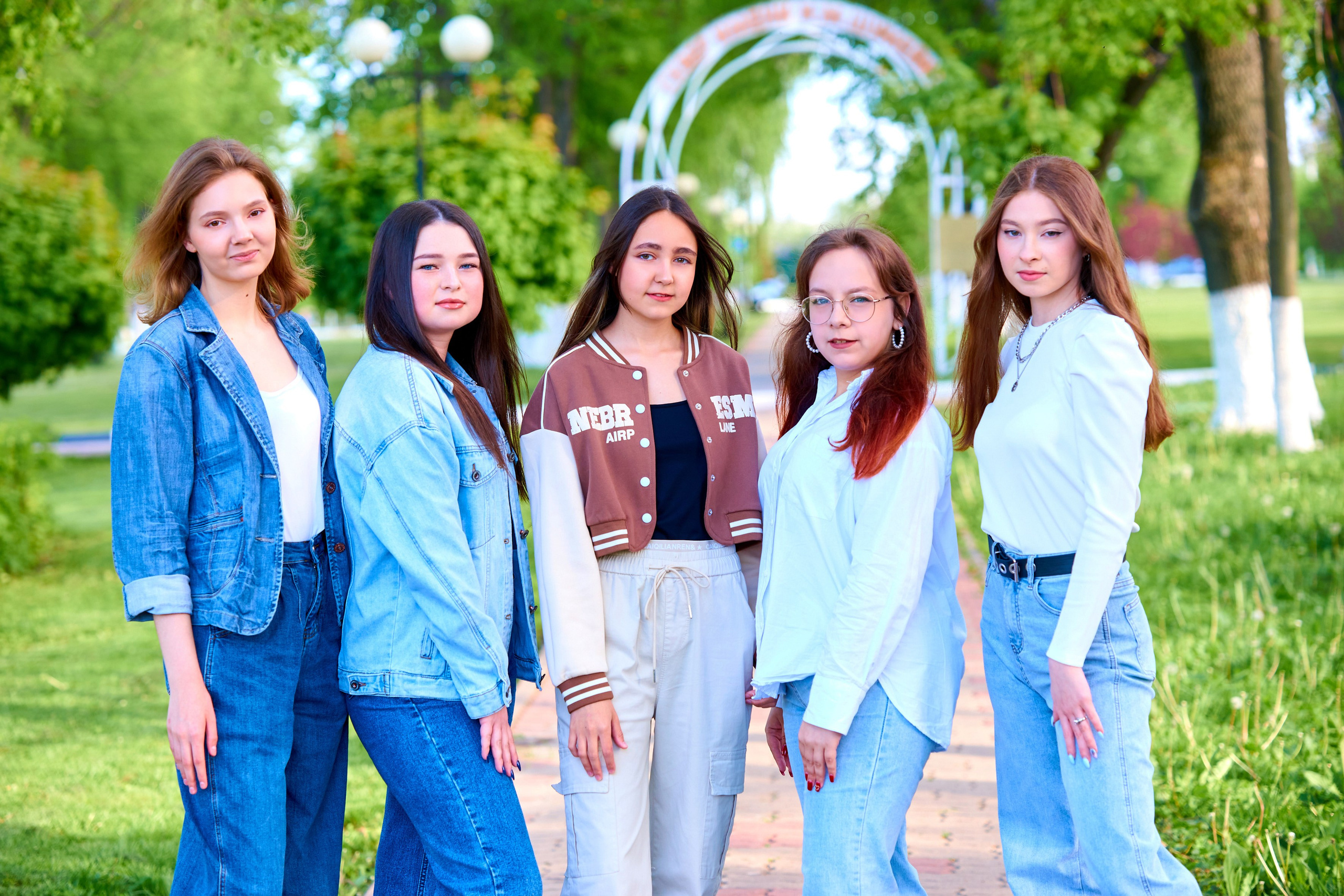 Весна 2023 в парке. 11 класс. Childrenfoto.ru