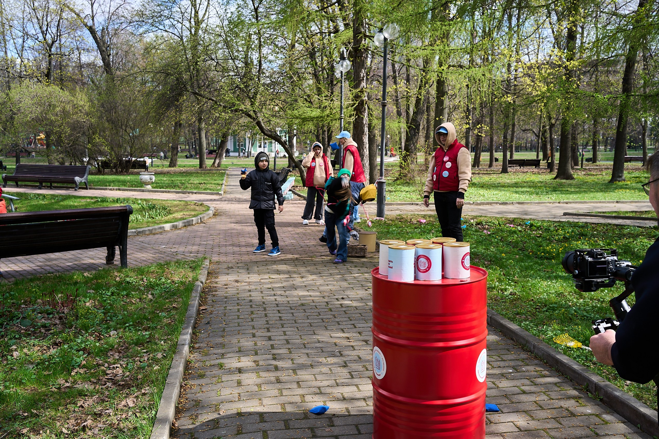Субботник у Управления делами Мэра и Правительства Москвы. Фотограф и Видеограф в Москве. Олег Корушев