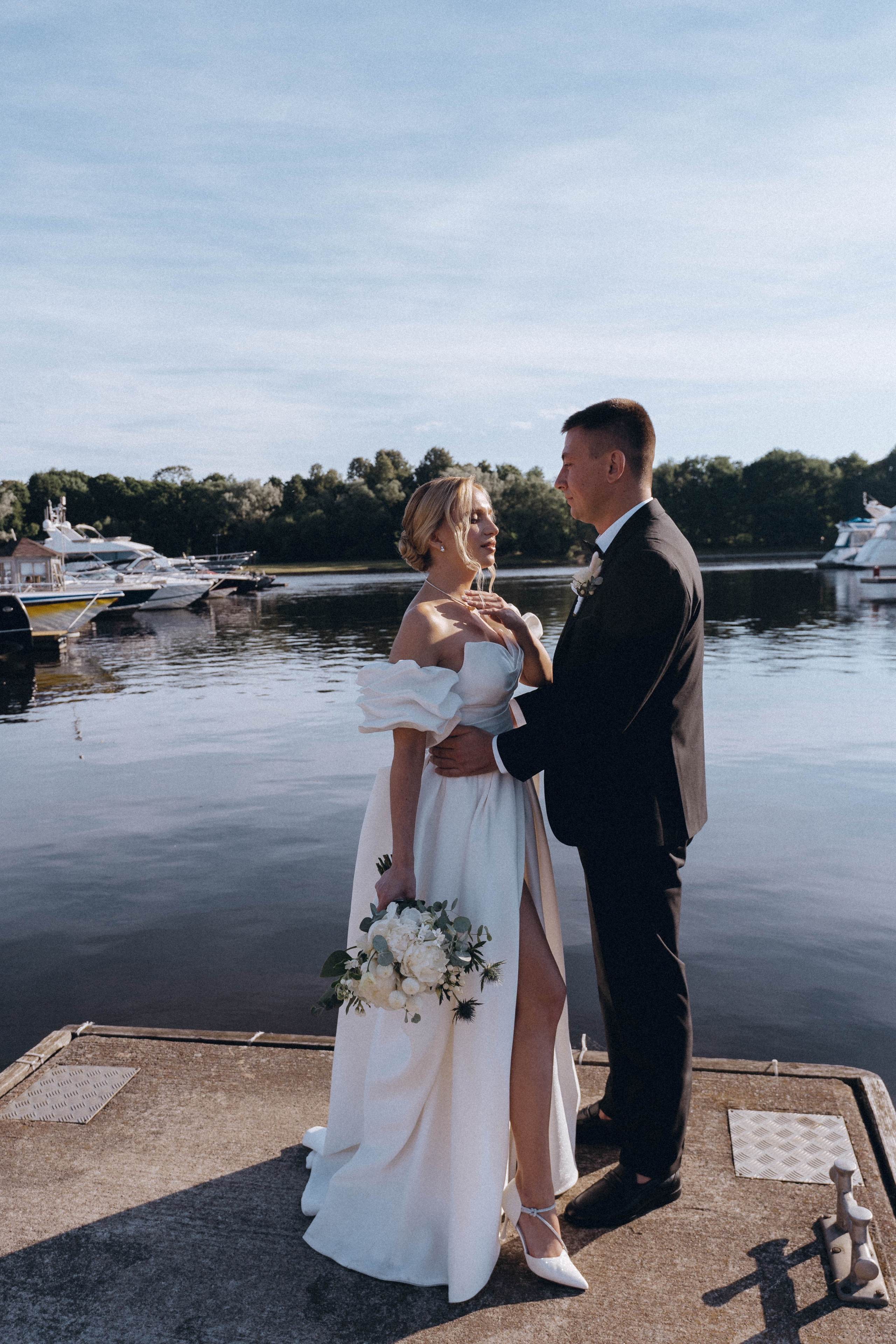 СВАДЕНБНАЯ СЬЕМКА НА КАТЕРЕ ПО КАНАЛАМ САНКТ-ПЕТЕРБУРГА И В АКВАТОРИИ НЕВЫ. Профессиональный фотограф, Санкт-Петербург — Виктория Богомолова