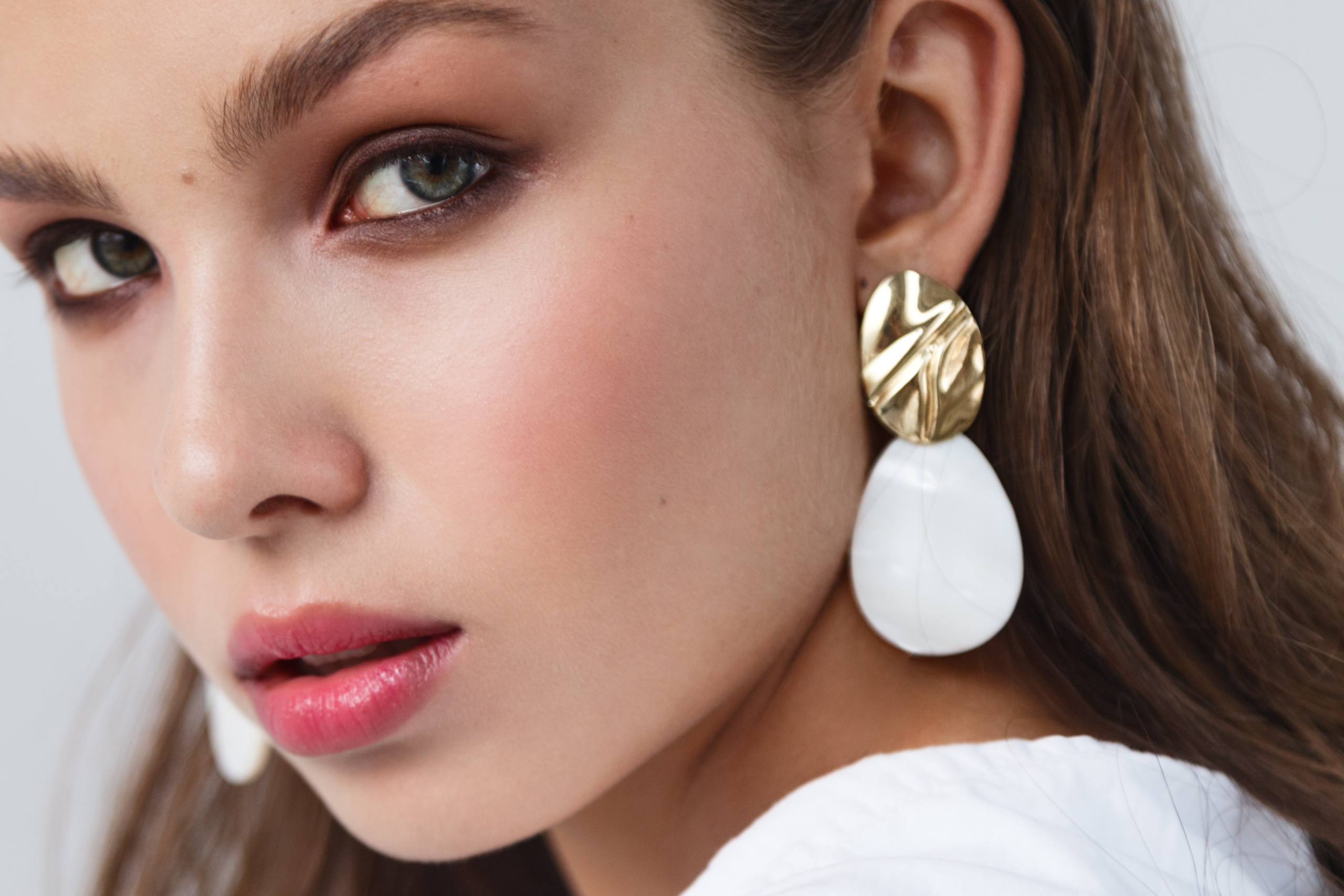 Фотосъемка украшений в Барнауле. Фотограф для бизнеса, маркетплейсов, контента и соцсетей в Барнауле Савинкова Виктория