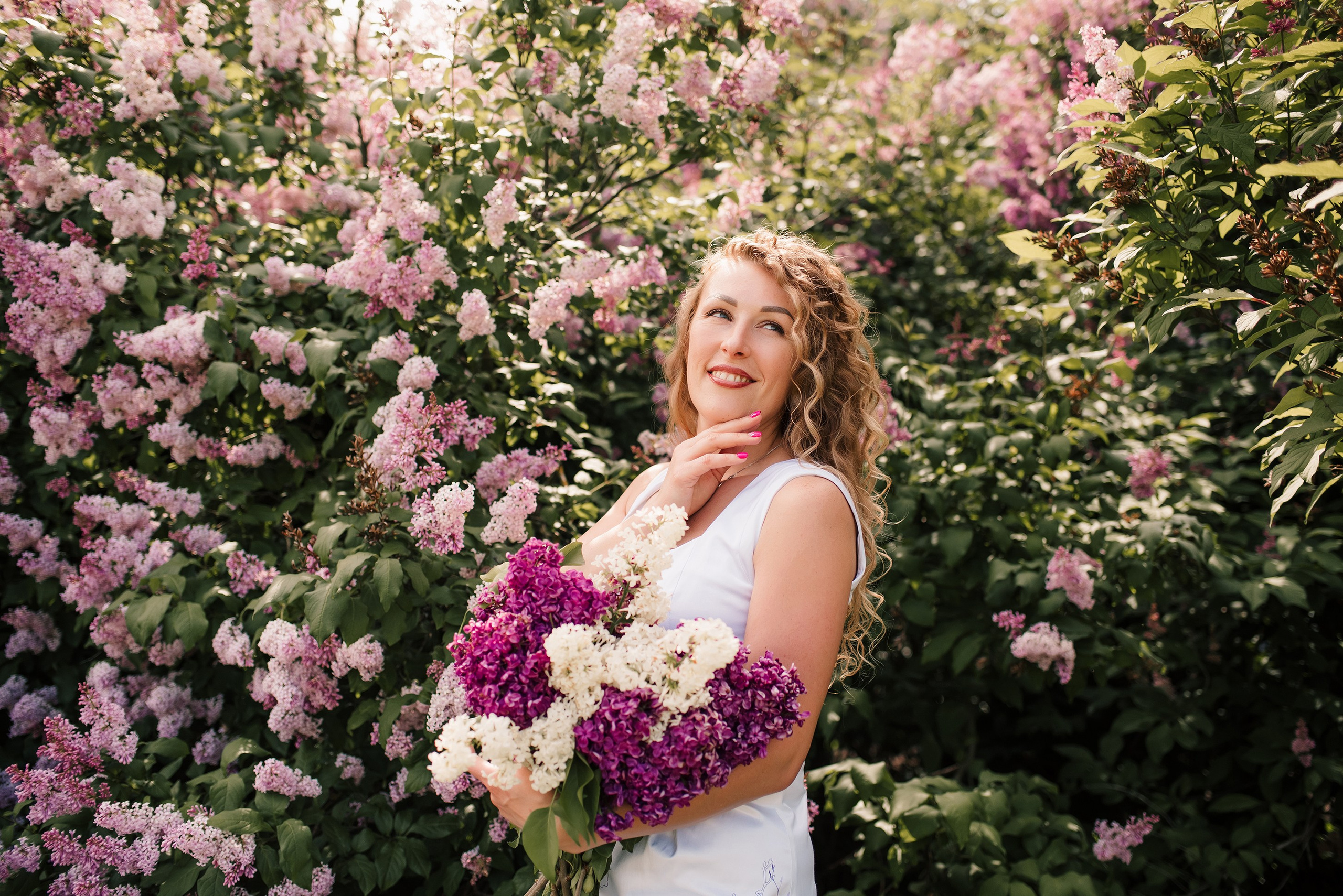 Оксана. Сирень в Пушкине. Семейный и Свадебный фотограф. Санкт-Петербург. Пушкин