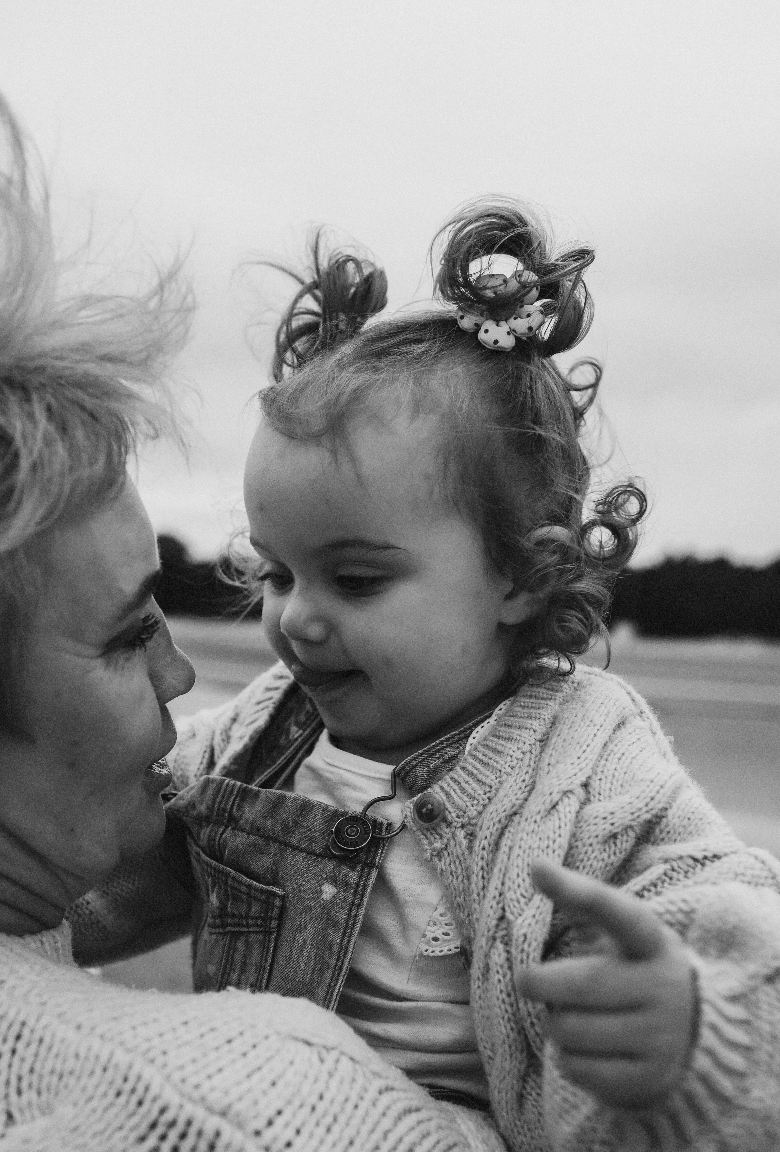 Съемка поколений на заливе. Елизавета Юлия Сергей и Ия. Семейный и свадебный фотограф в Санкт-Петербурге Яна