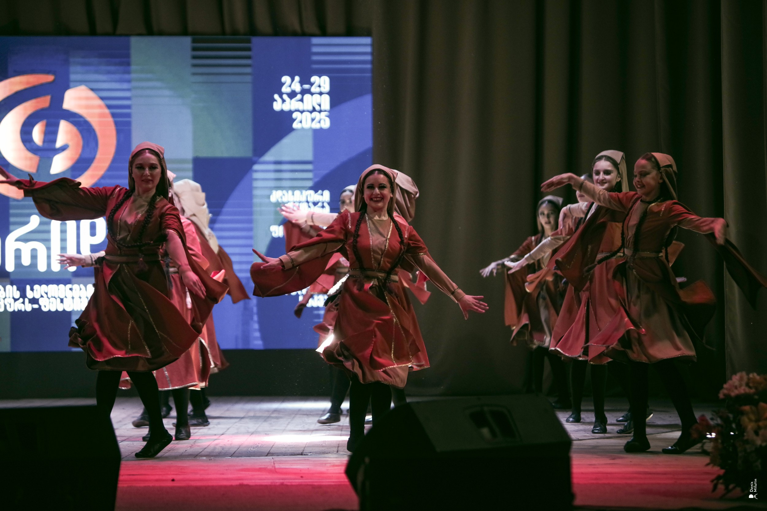 Танцы в Хоби. Портретный фотограф Денис Милютин