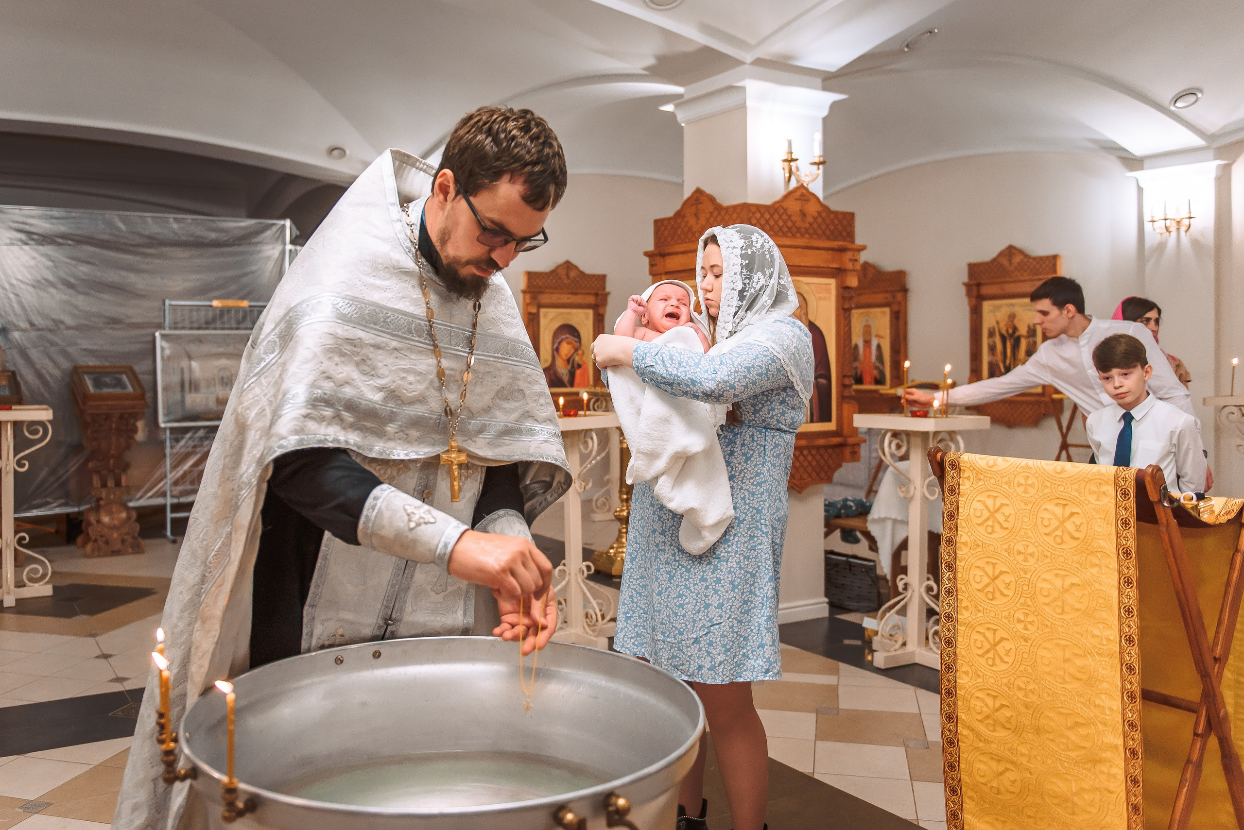 Крещение в Храме иконы Божией Матери Неупиваемая Чаша. Свадебный и семейный фотограф в Москве Юлия Винник