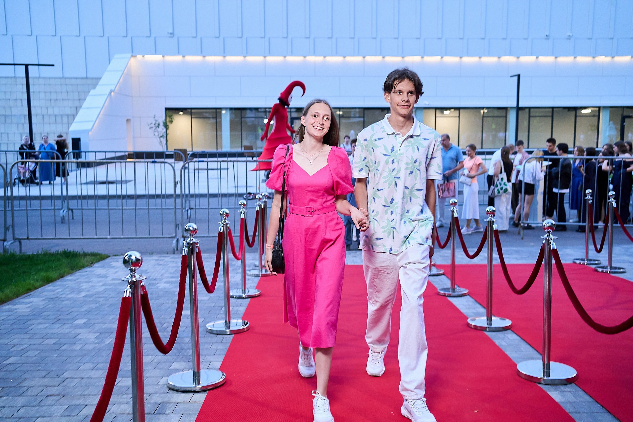 Выпускной 2024 концертный зал Академия ВТБ. Фотограф и Видеограф в Москве. Олег Корушев