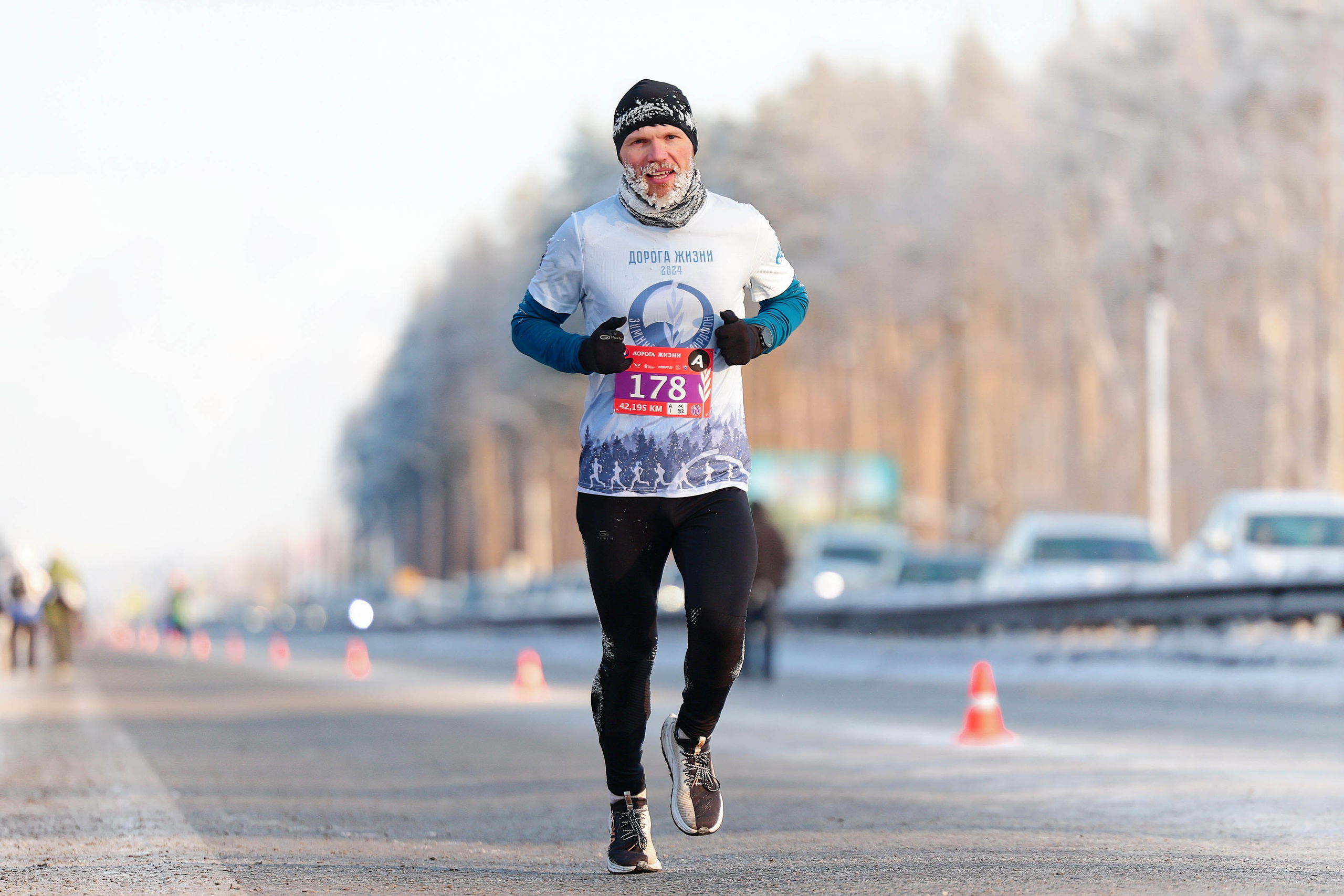 Зимний марафон «Дорога жизни» 2026. Спортивный фотограф в Санкт-Петербурге Илья Vacool