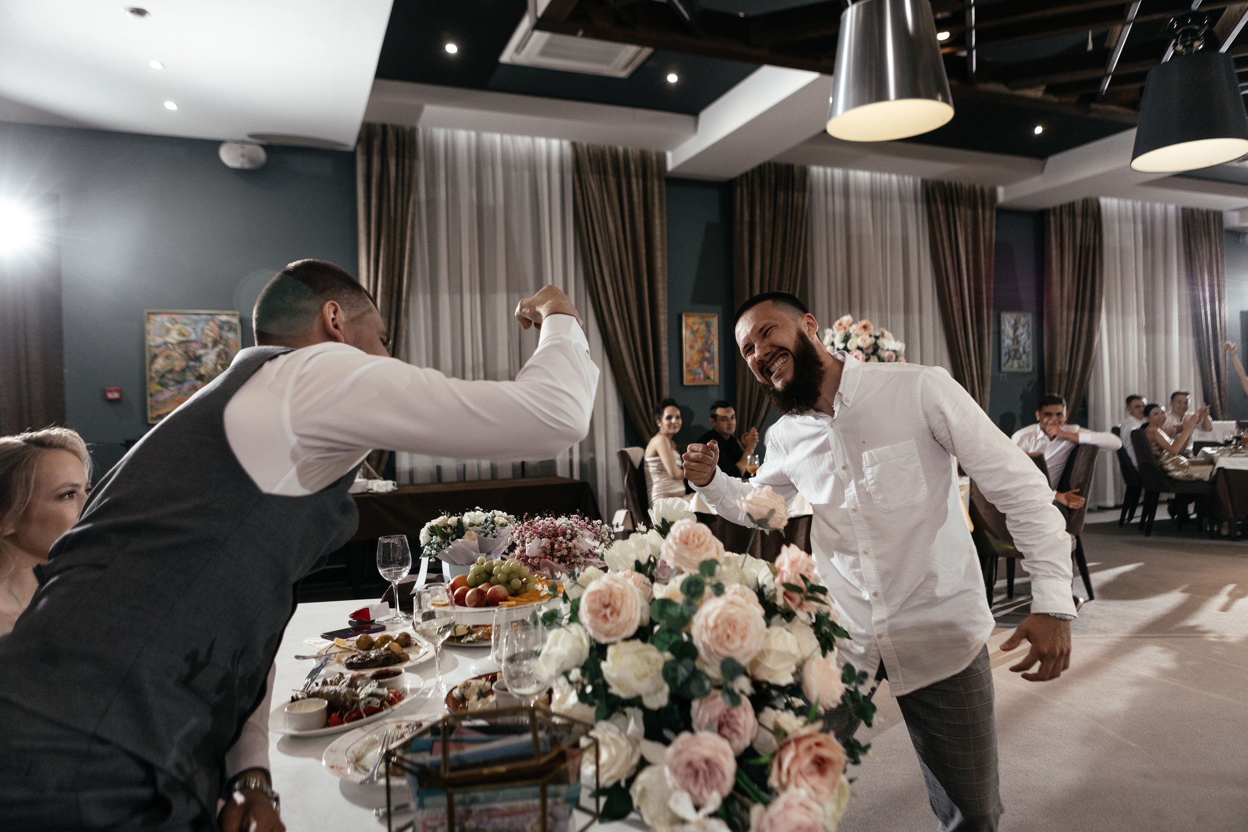 Свадебный фотограф Уфа — Руслан ГабдлисламовЖивые эмоции, красивые кадры, воспоминания на всю жизнь.Работаю по всей Республике Башкортоста. Свадебный фотограф Уфа Руслан Габдлисламов