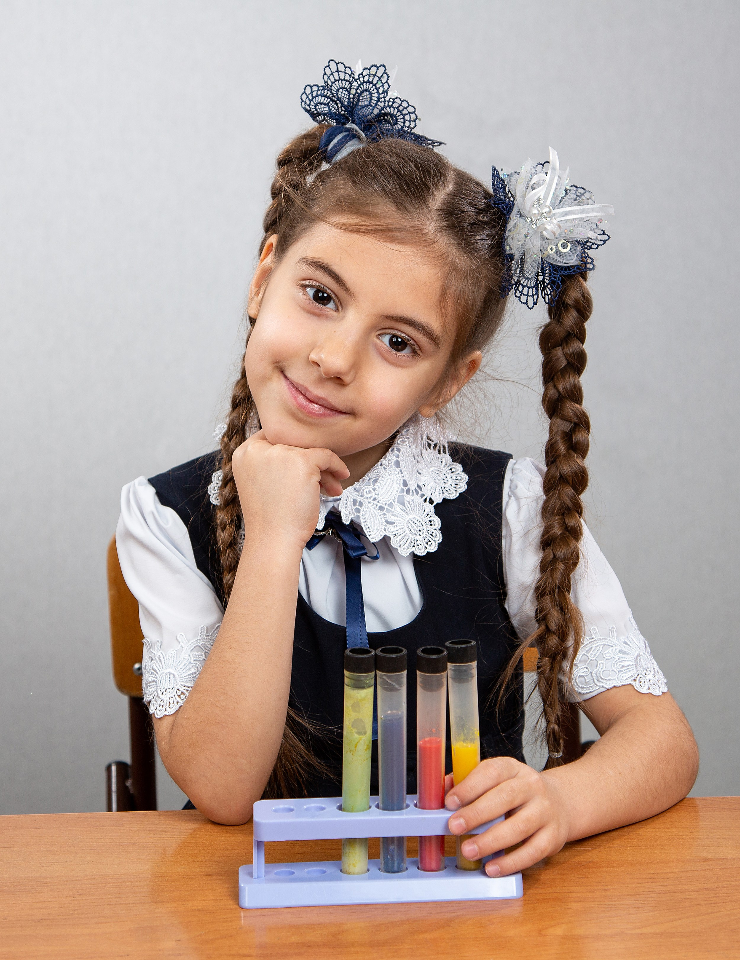 портрет в школе ученицы девочки начальной школы