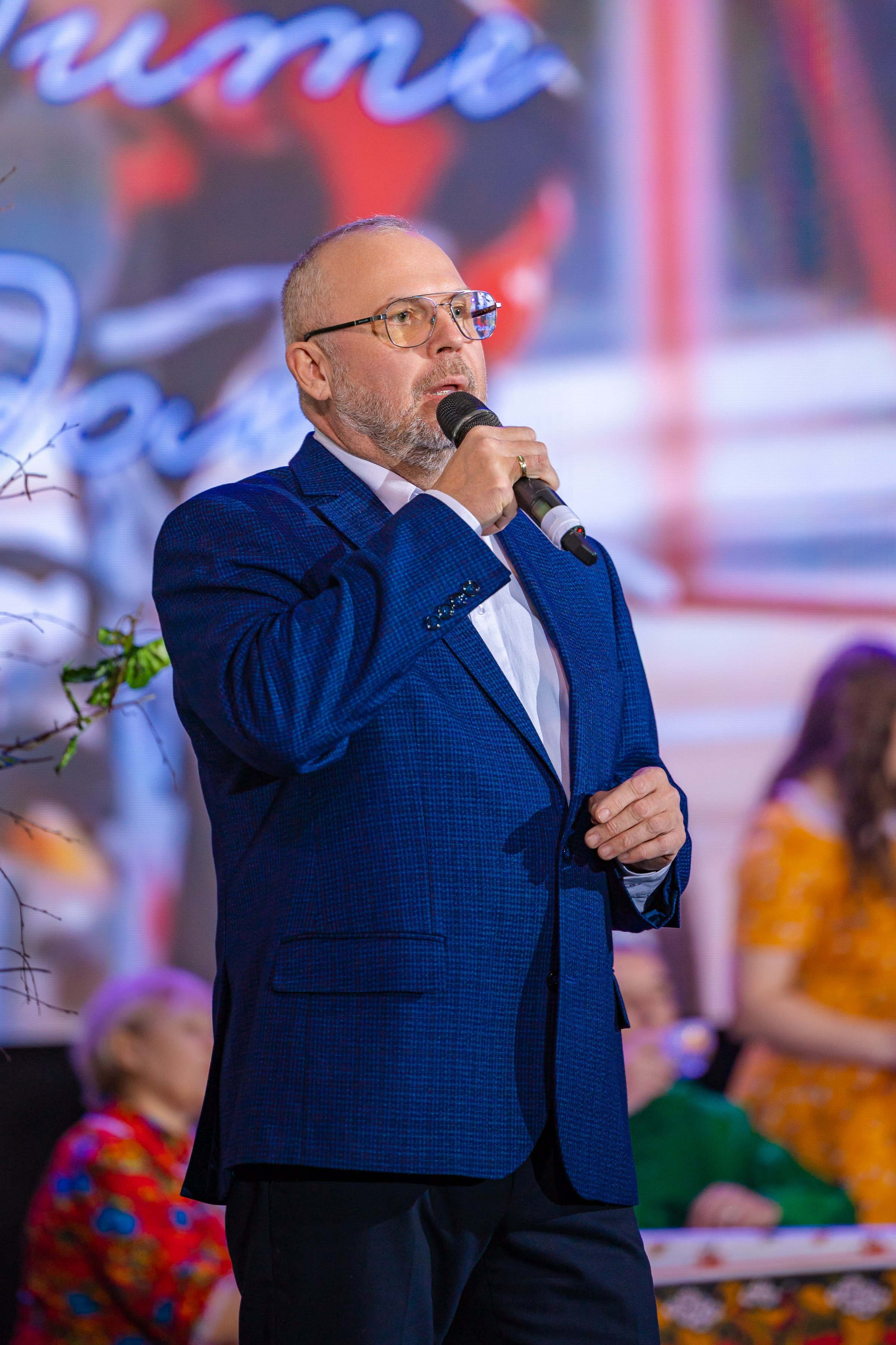 Фотографии привет на сцене дом культуры строителей Кемерово ДК шахтёров