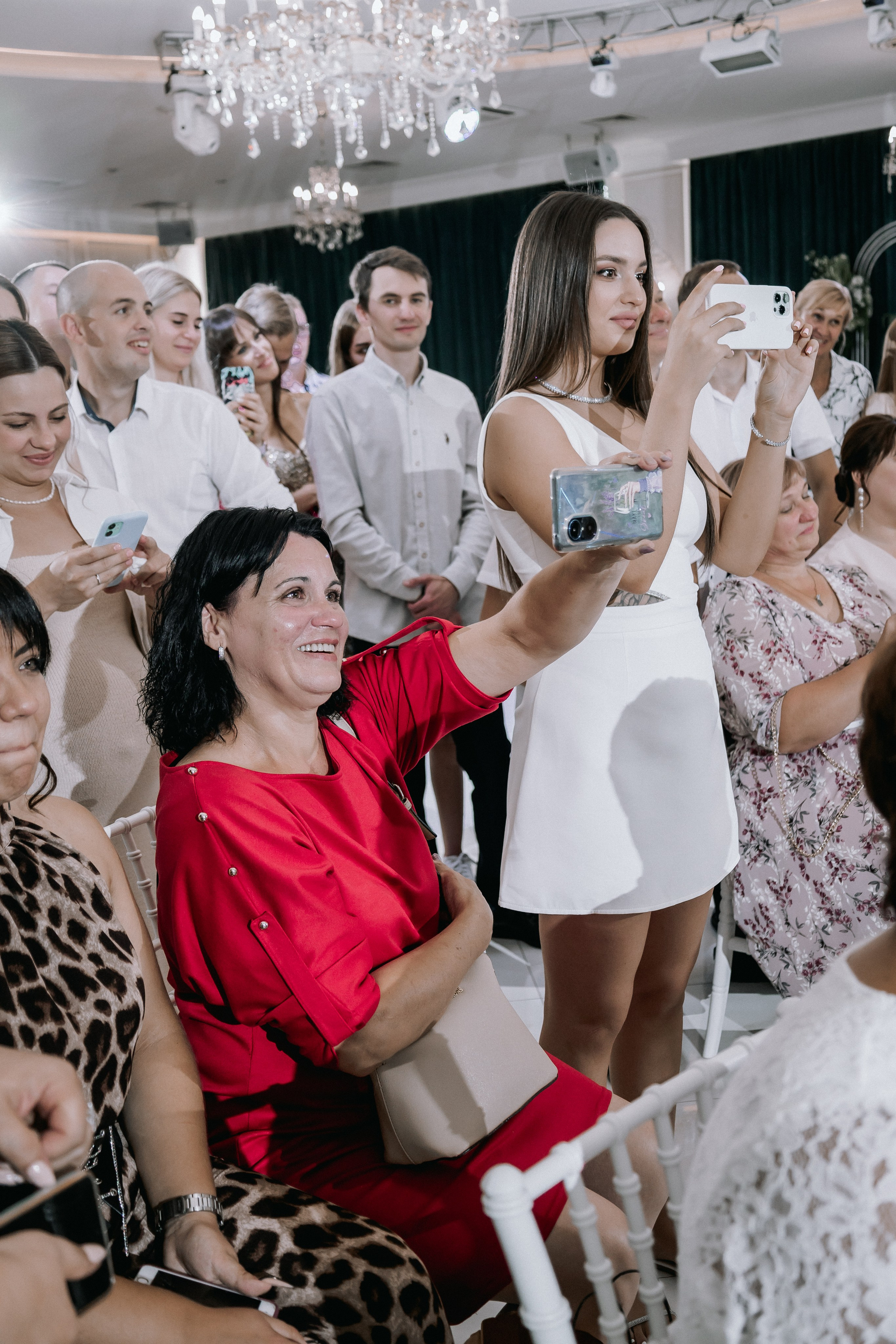 Свадебная прогулка. Эвелина и Дмитрий. Свадебная фотография. Арина Рубах