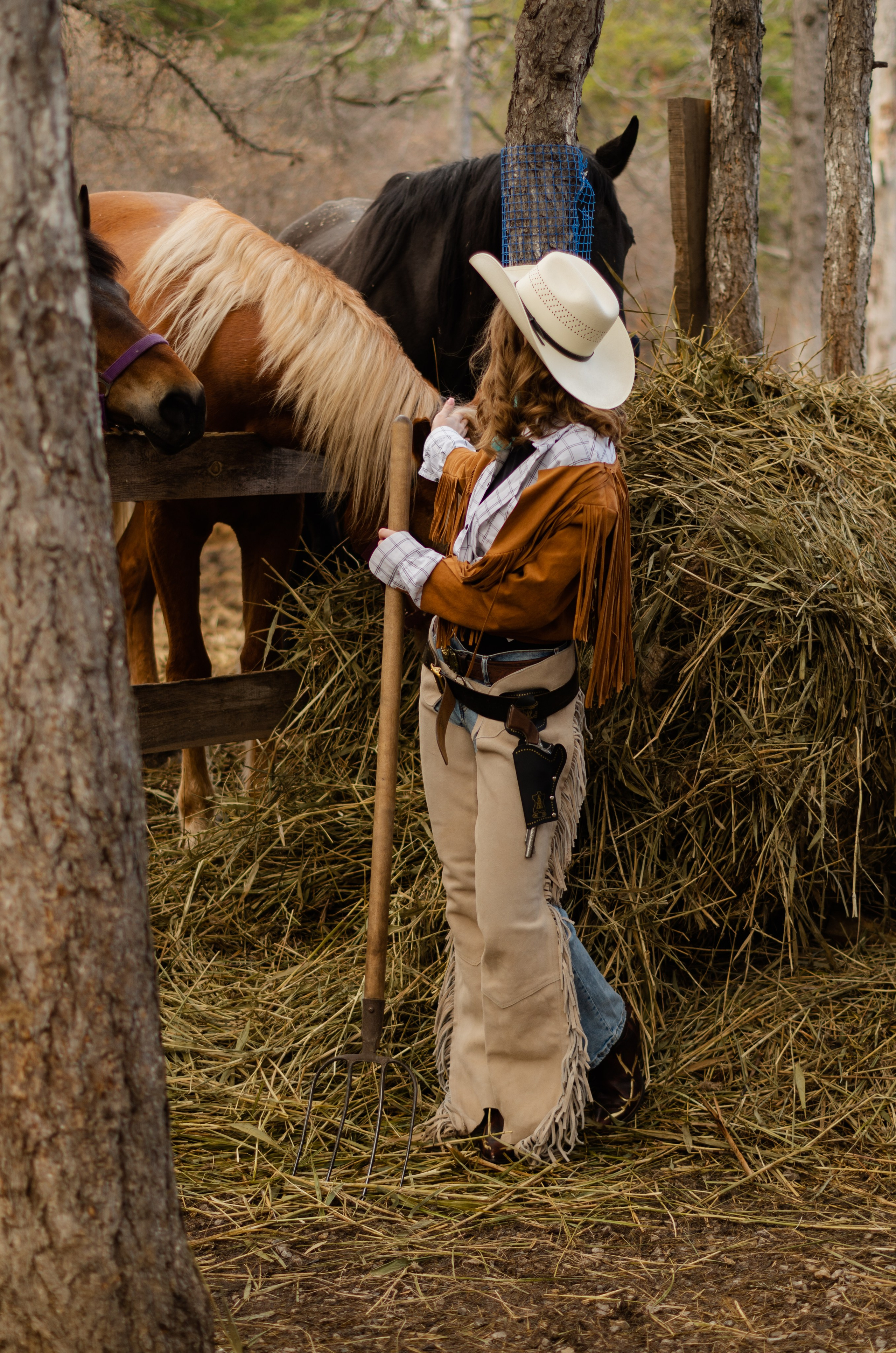 Ковбойская девчонка. Фотограф Марина Доглядная Челябинск фотосессии с лошадьми, мотоциклами