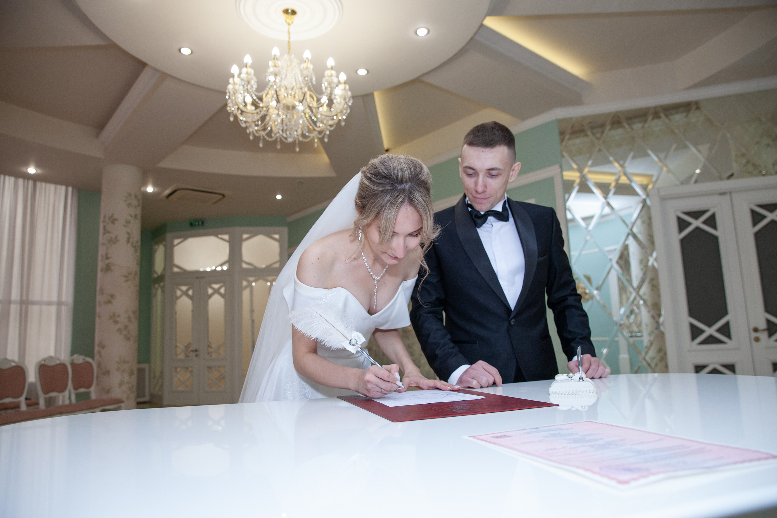 Свадебная фотосессия в отеле Ареал. Фотограф в Железнодорожном и Балашихе