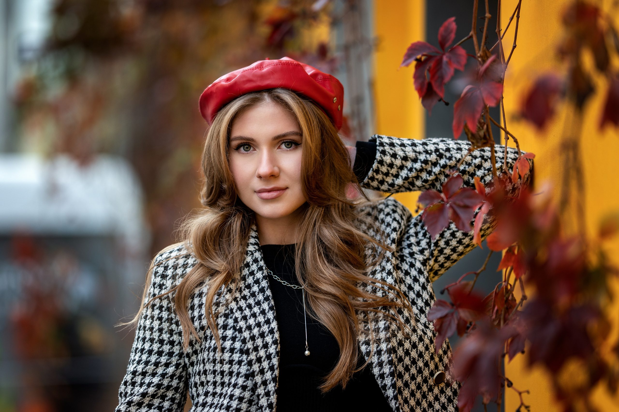 Фотосессия Алисы с красным скутером. Фотограф Елена Сасс Москва