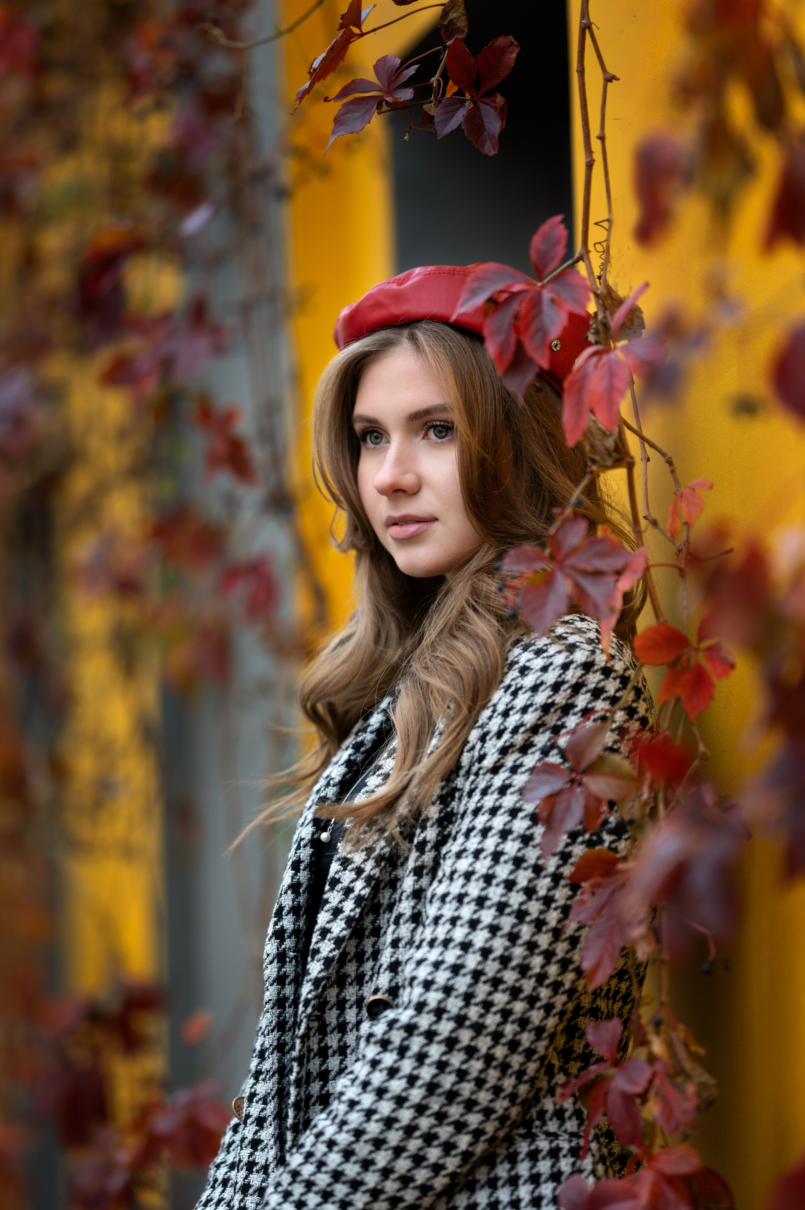 Фотосессия Алисы с красным скутером. Фотограф Елена Сасс Москва