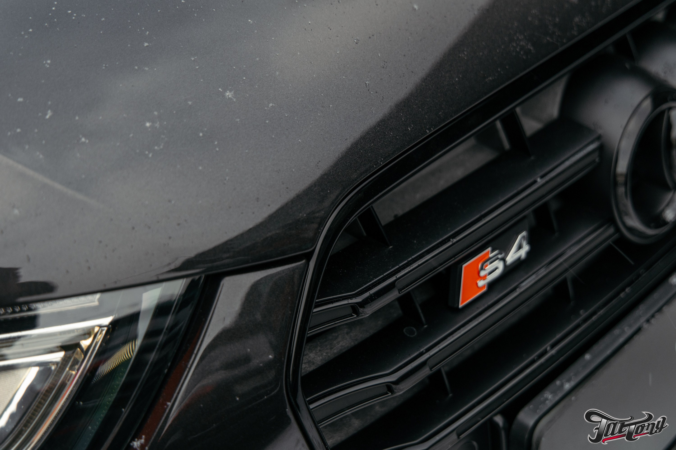 Audi S4 полный окрас кузова, кузовные работы и антихром. DeLorein