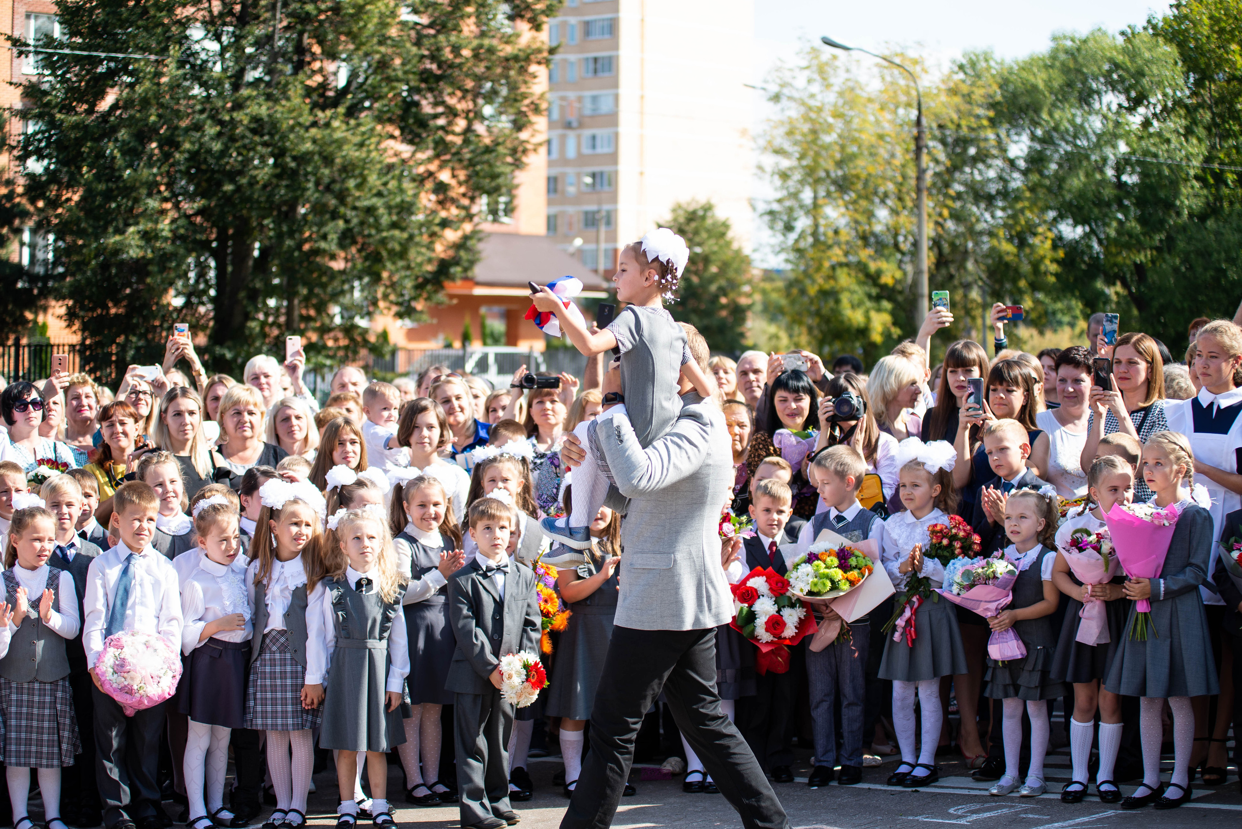 Репортаж 1 сентября. Выпускные альбомы в Подольске Москве и МО