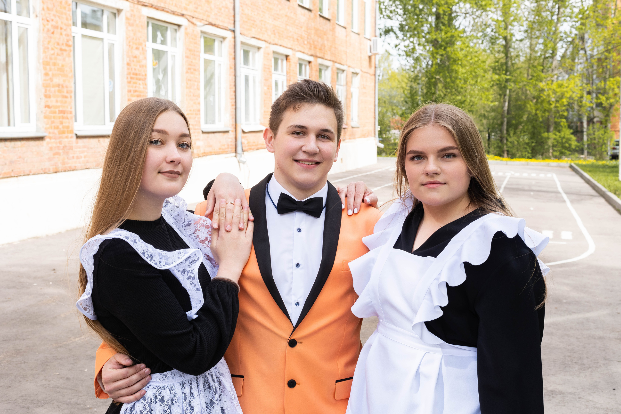 Лицей Климовска 11 класс. Выпускные альбомы в Подольске Москве и МО