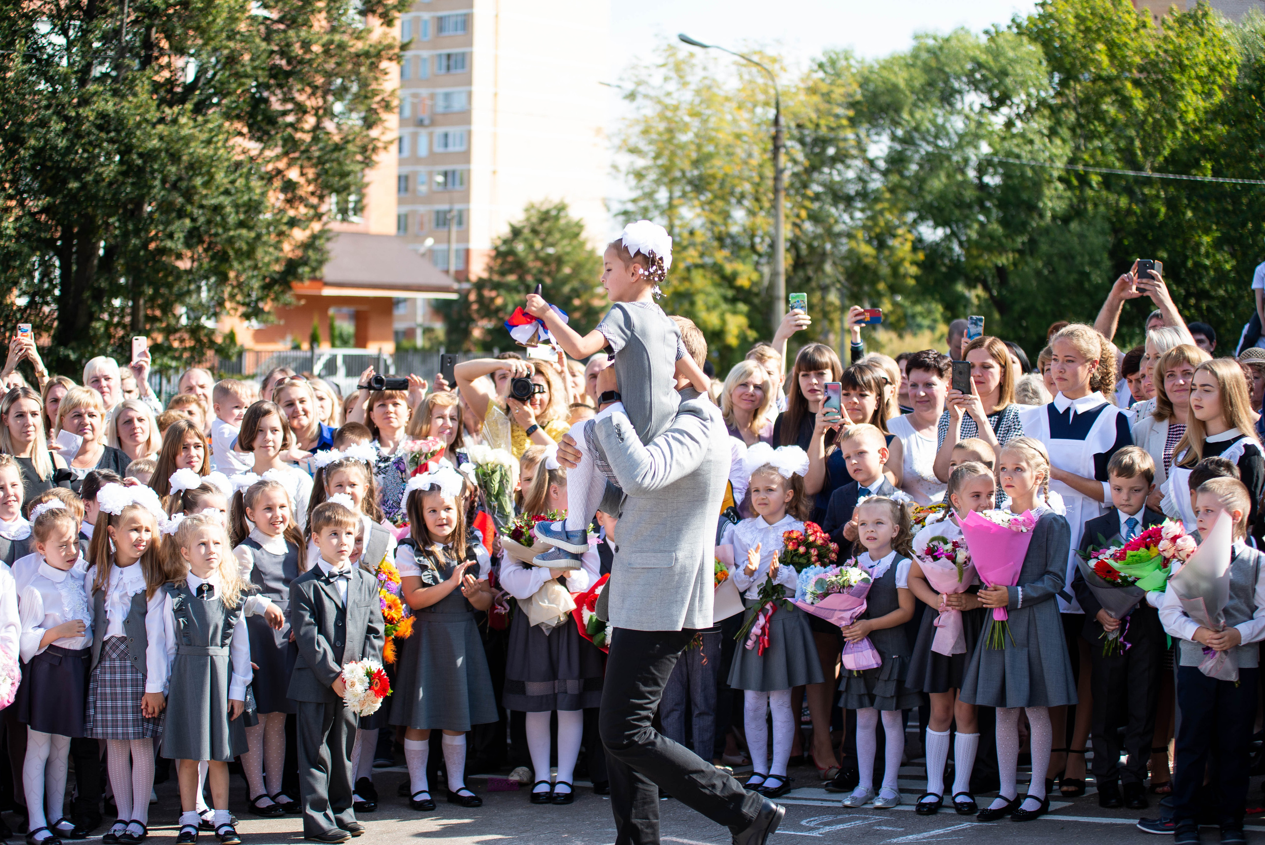 Репортаж 1 сентября. Выпускные альбомы в Подольске Москве и МО
