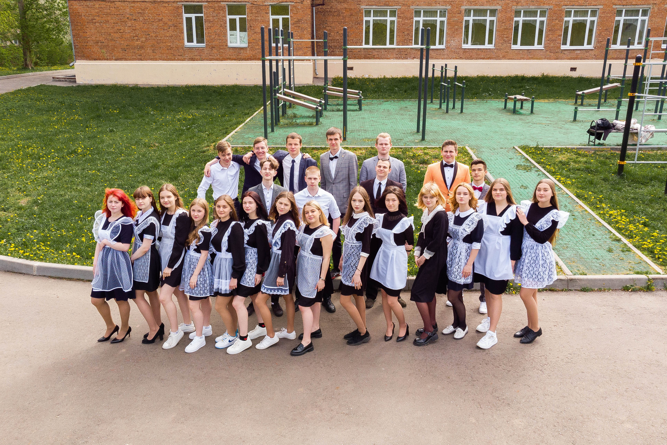 Лицей Климовска 11 класс. Выпускные альбомы в Подольске Москве и МО