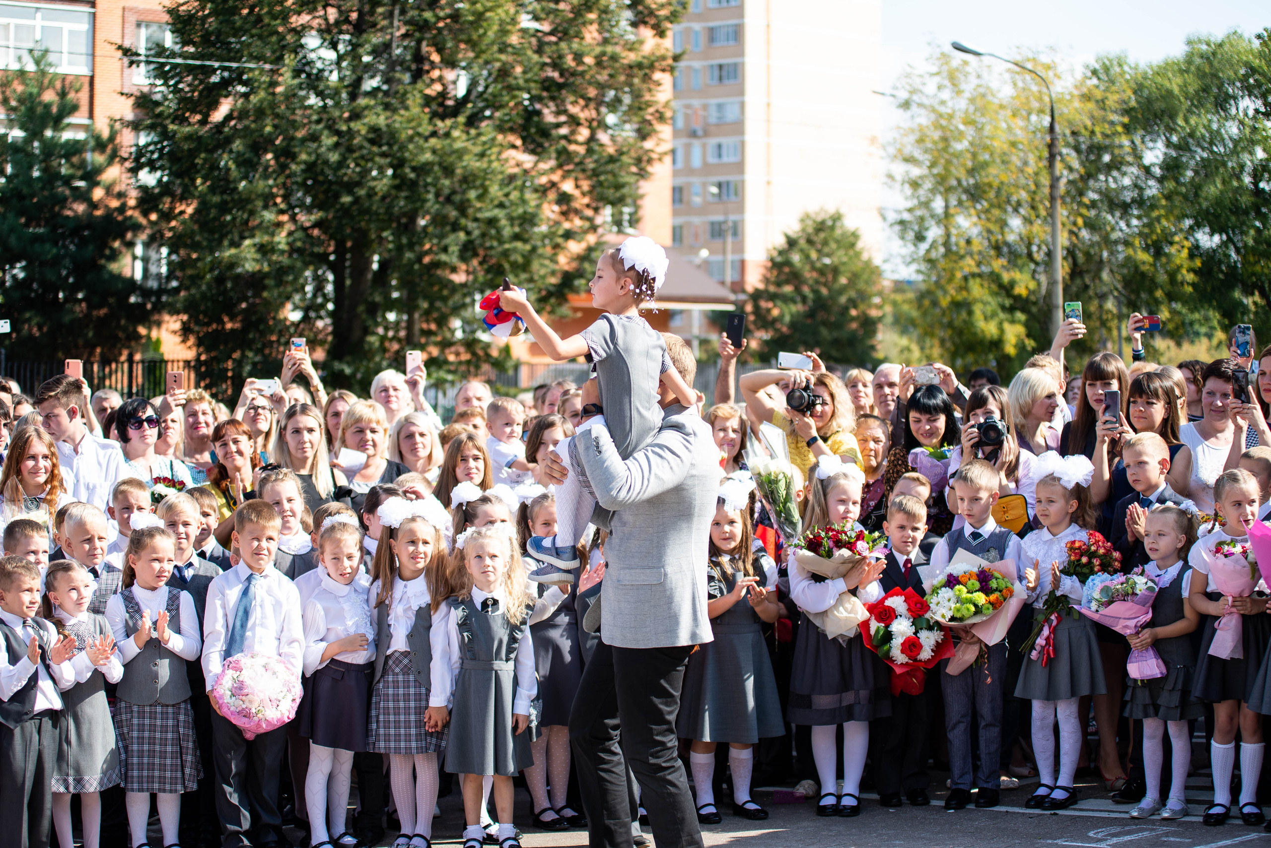Репортаж 1 сентября. Выпускные альбомы в Подольске Москве и МО