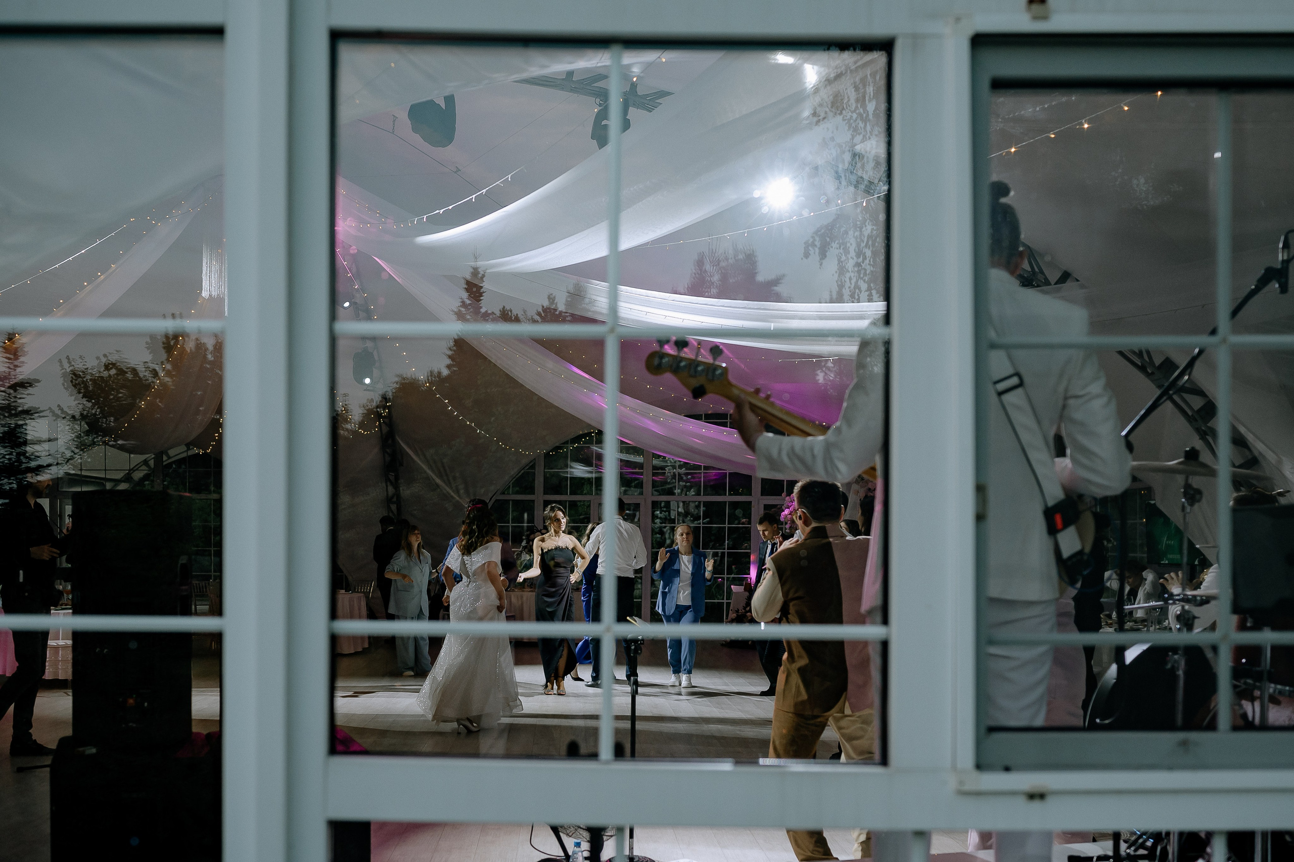 Свадебная фотосессия и выездная регистрация в Artiland. Свадебный фотограф Москва — Сергей и Татьяна