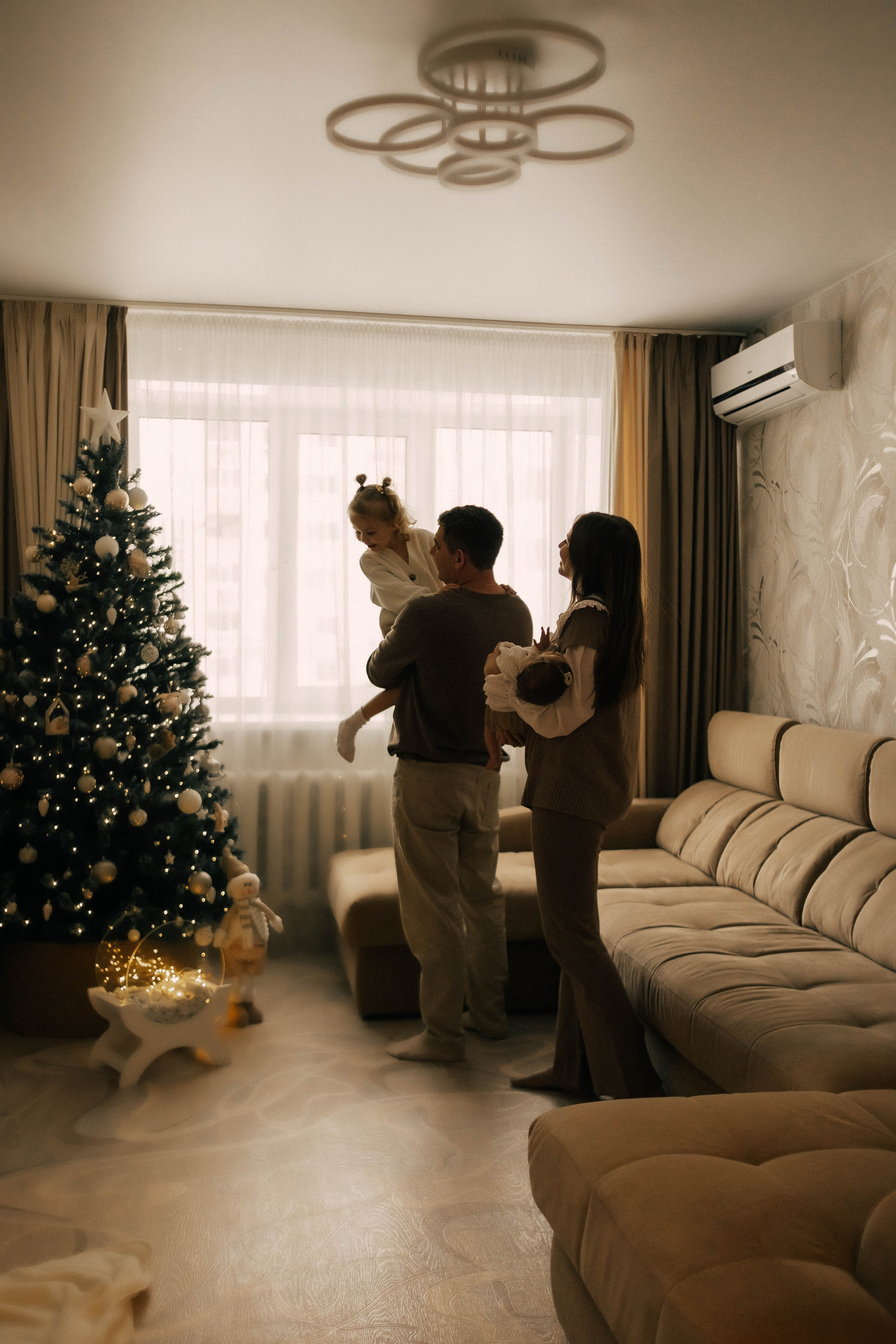 Анастасия, Андрей, Ариша и Анюта. Главная