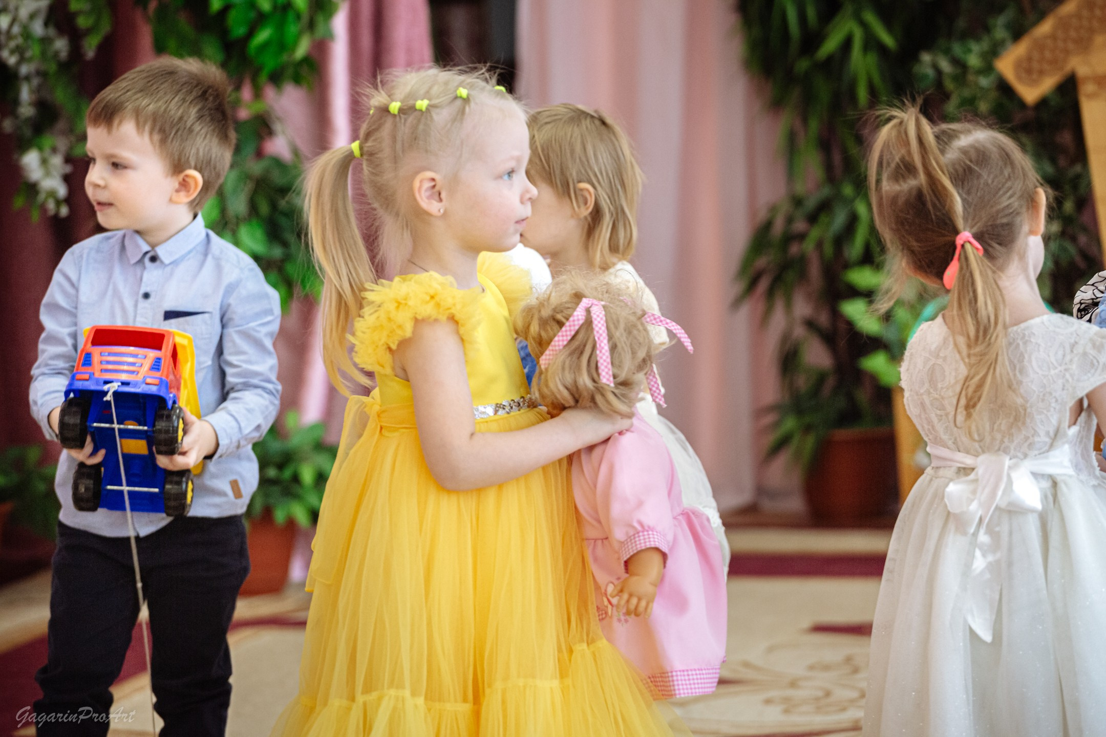 Репортажная съёмка в саду на праздник. GagarinProArt