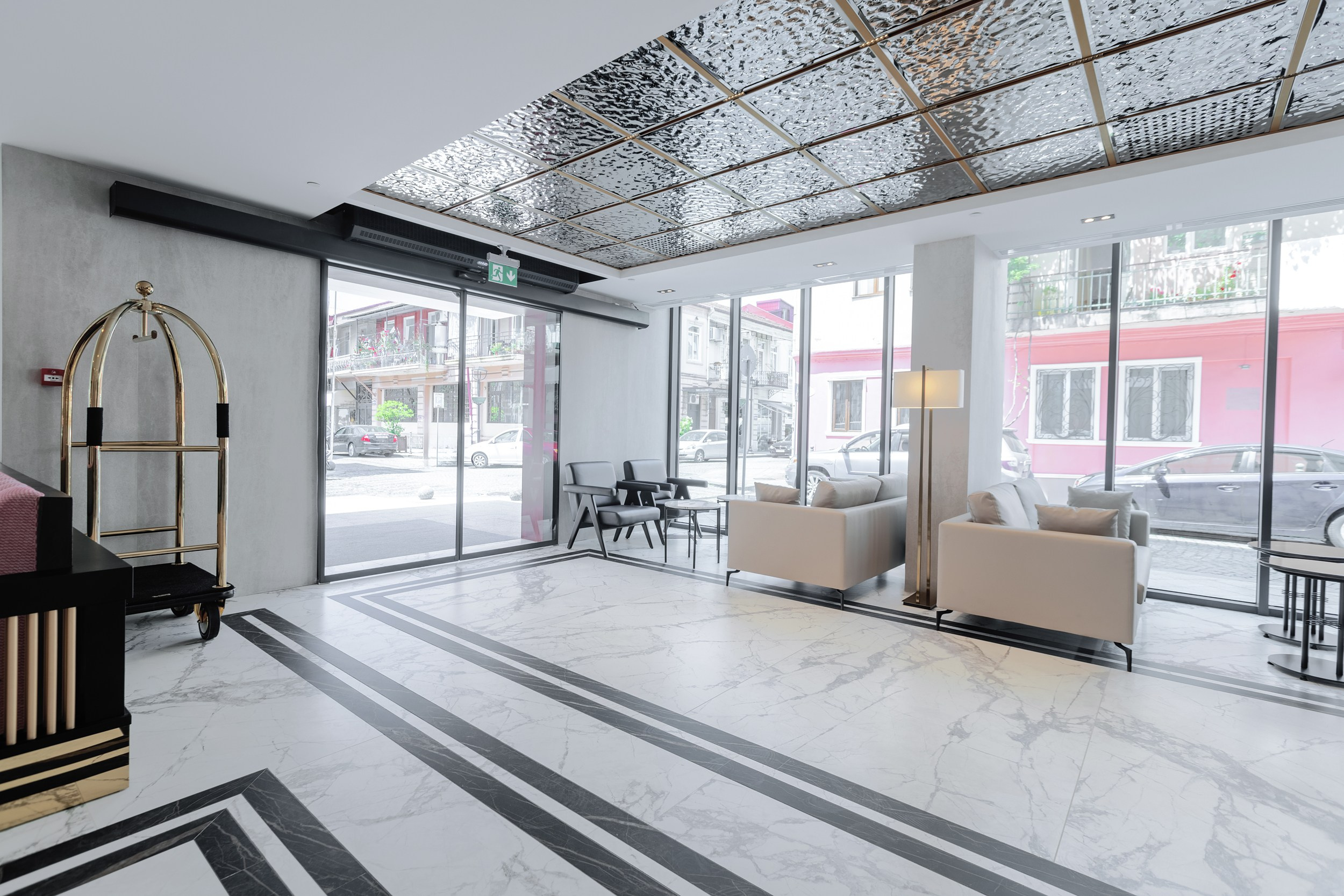 HOTEL PIAZZA EPIGRAPH (BATUMI). Режиссёр, клипмейкер, фотограф — Андрей Охота