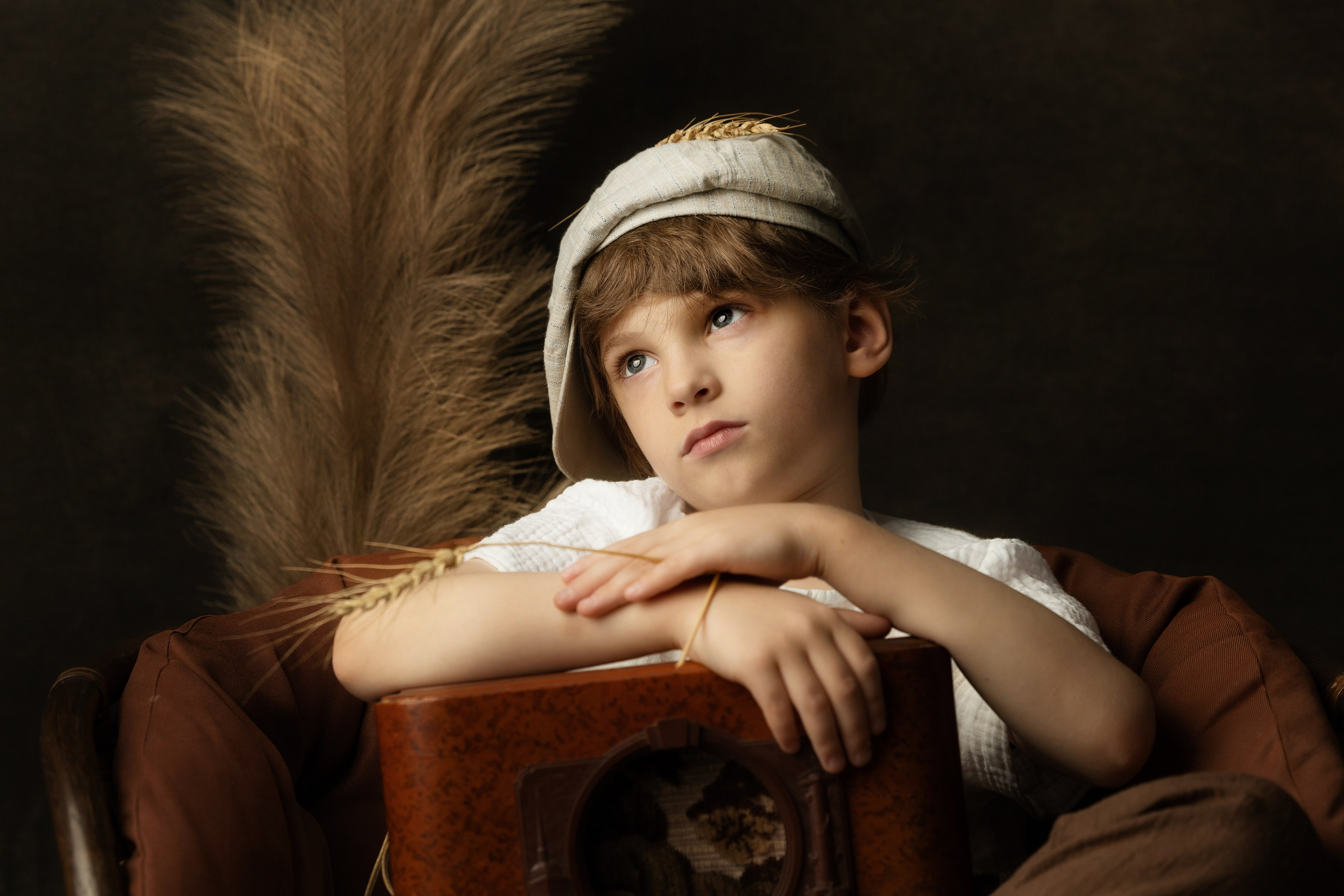 Красивый портрет мальчика в студии Кинешмы - фотограф Владимир Петухов