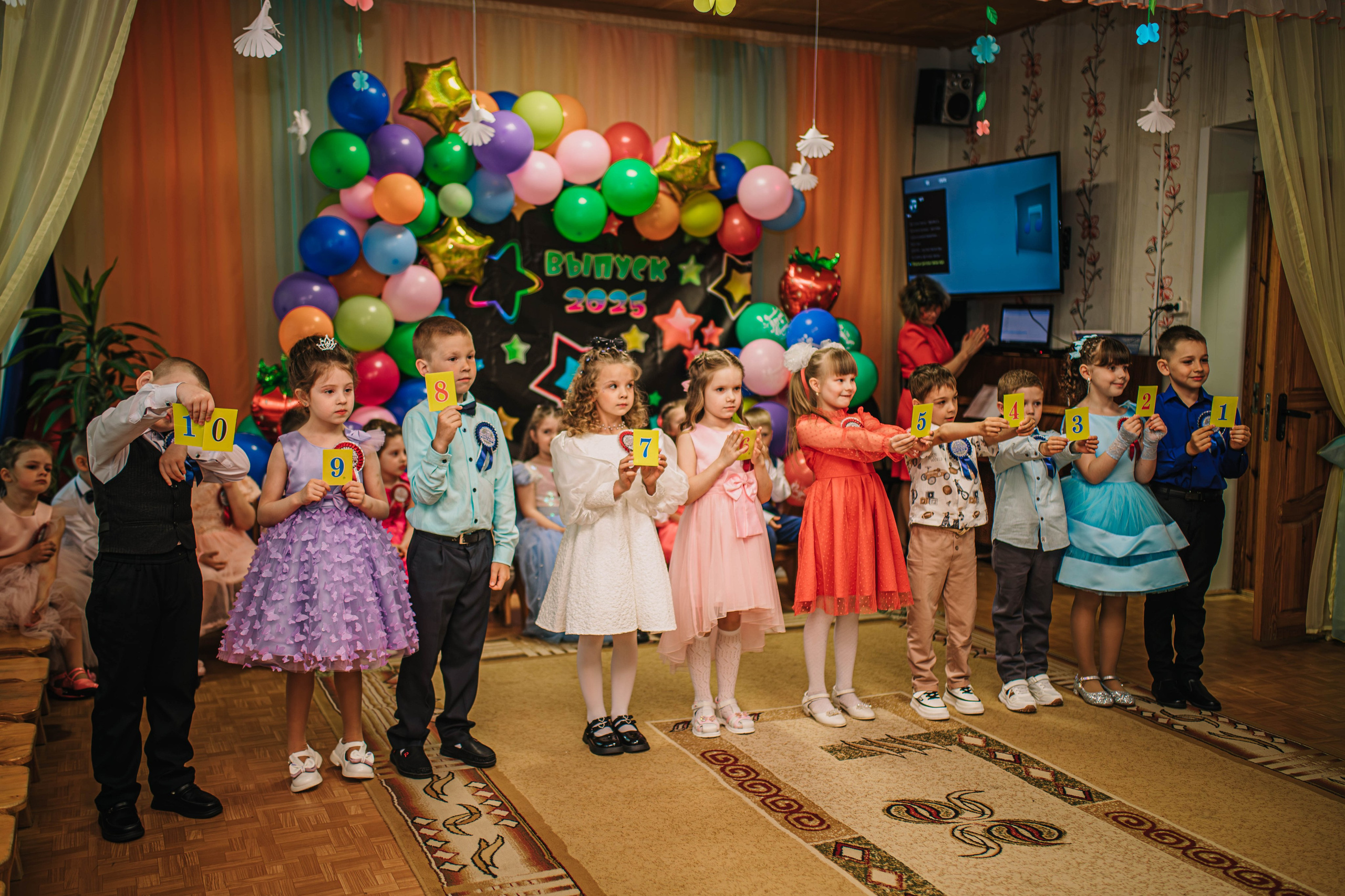 Выпускной в детском садике Светлячок г. Пустошка. Фотограф Дарья Маташкова