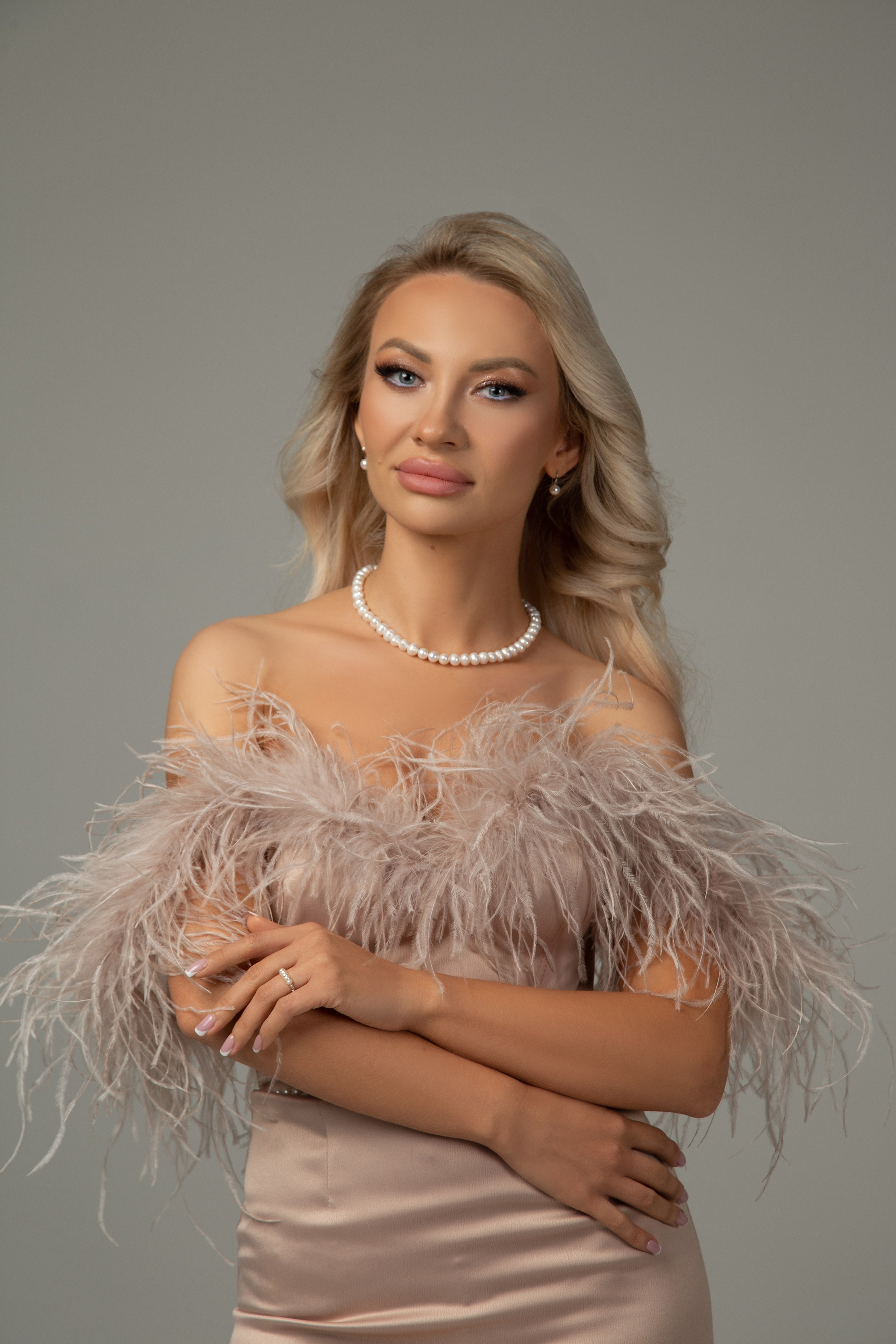 Фотосессия в студии Москвы — женский портрет и авторские образы | Анна Татаурова. Фотограф Анна Татаурова | Авторская фотосъемка в Москве