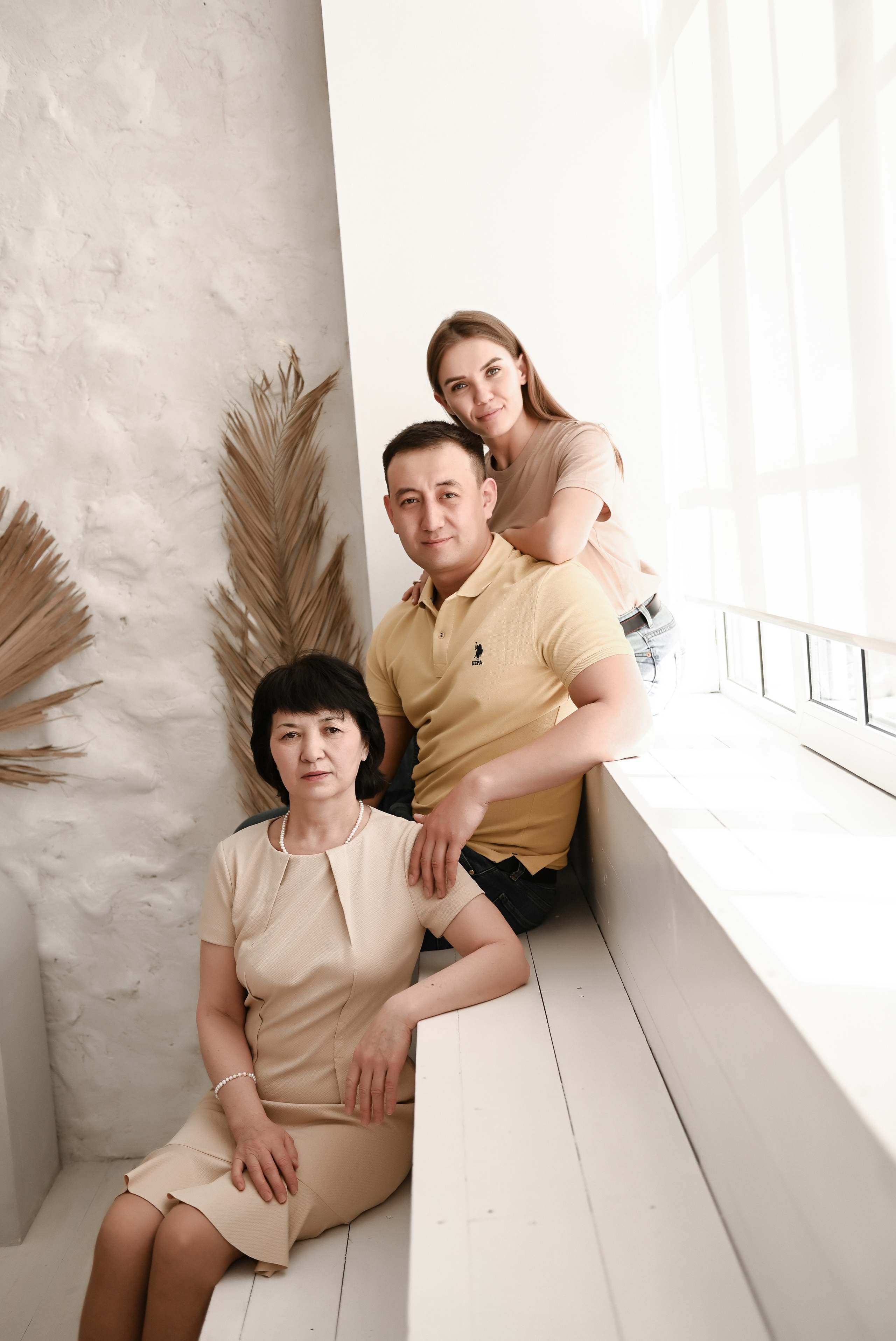 Семейная студийная  фотосессия 2. Свадебный, семейный, детский, контент фотограф в Омске Максим Ильин