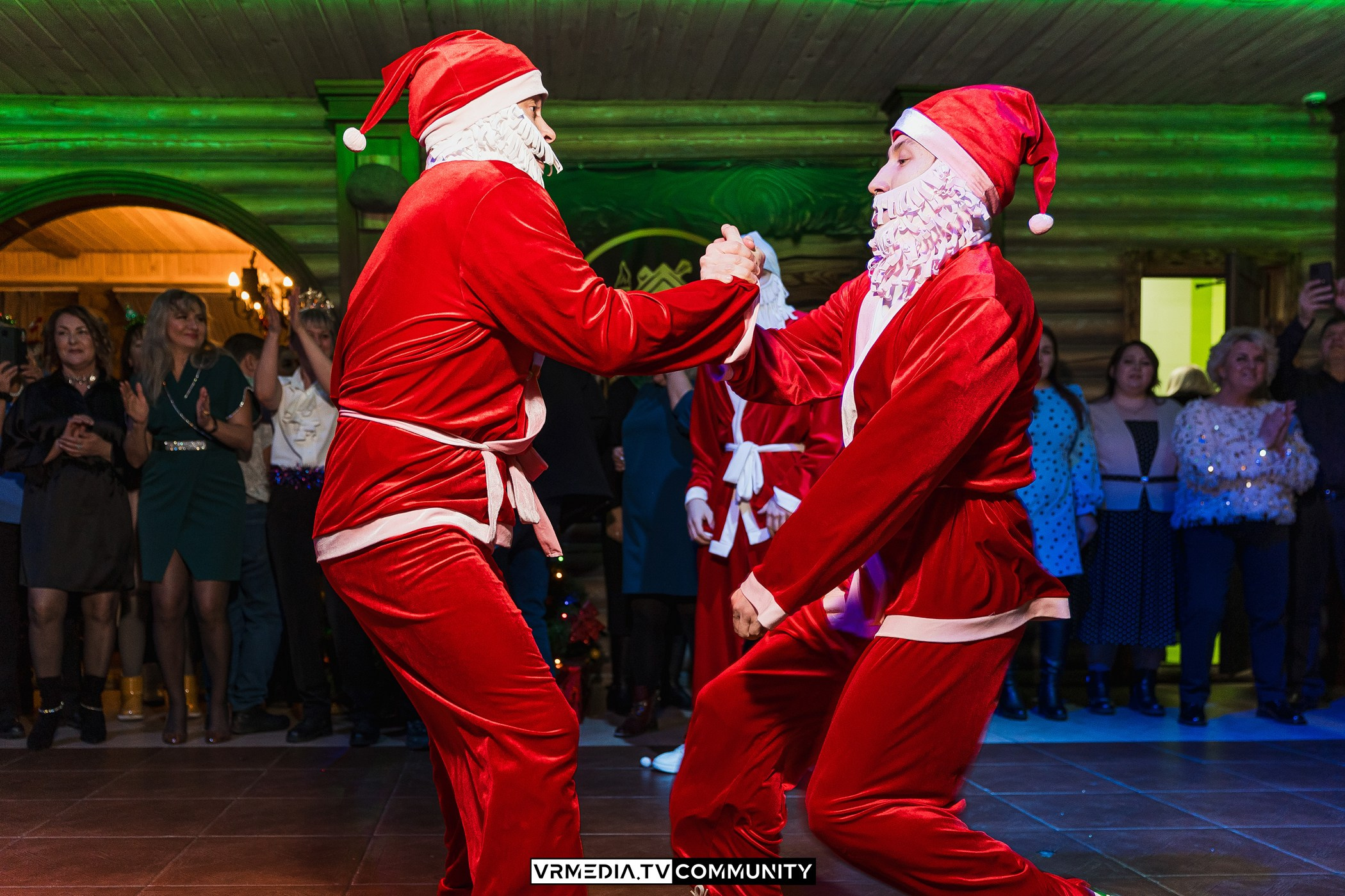 Новогодний вечер у «Петровича»