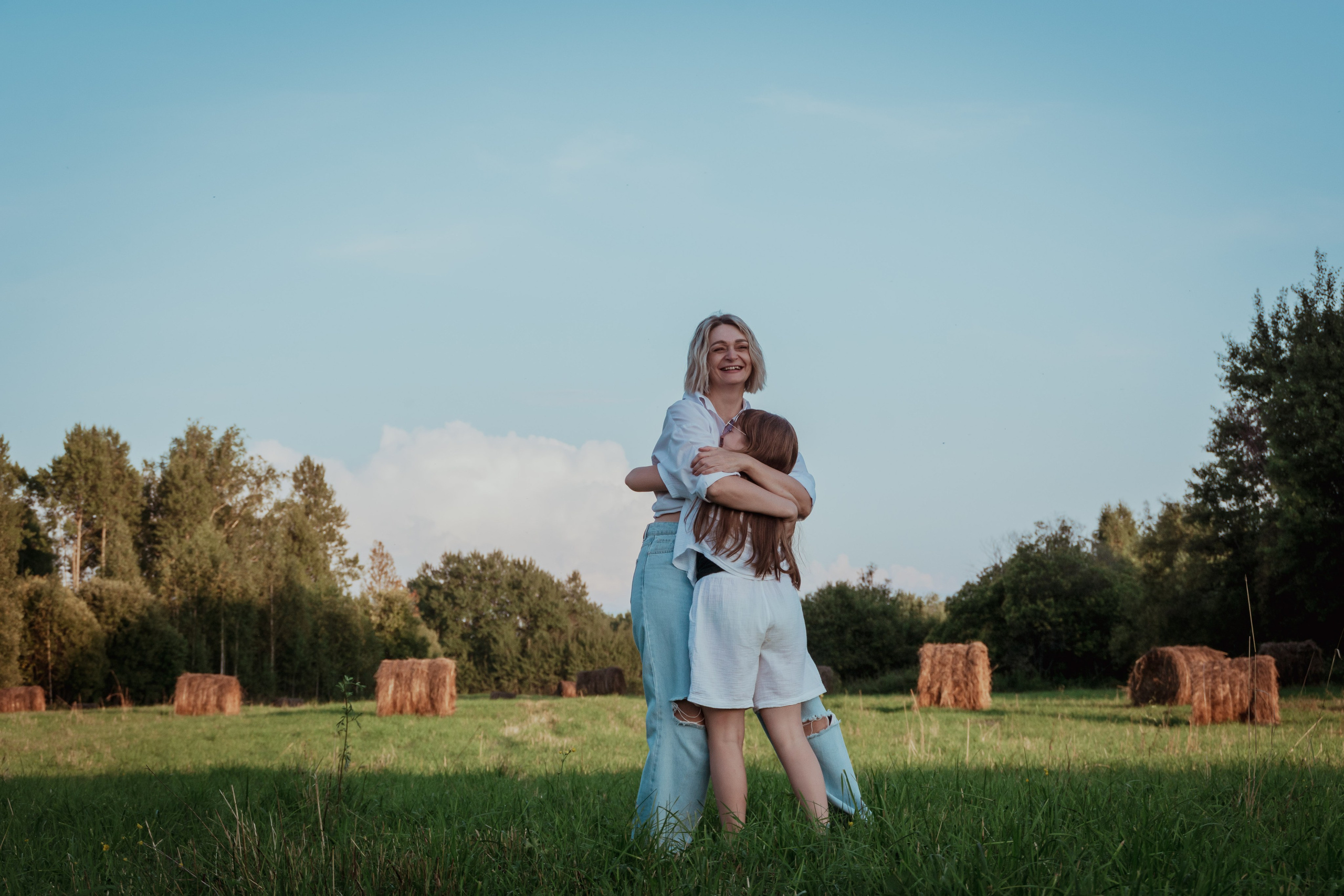 Фотосессия в тюках сена, в соломе. Елена Волкова семейный фотограф в станице Гостагаевской города-курорта Анапа