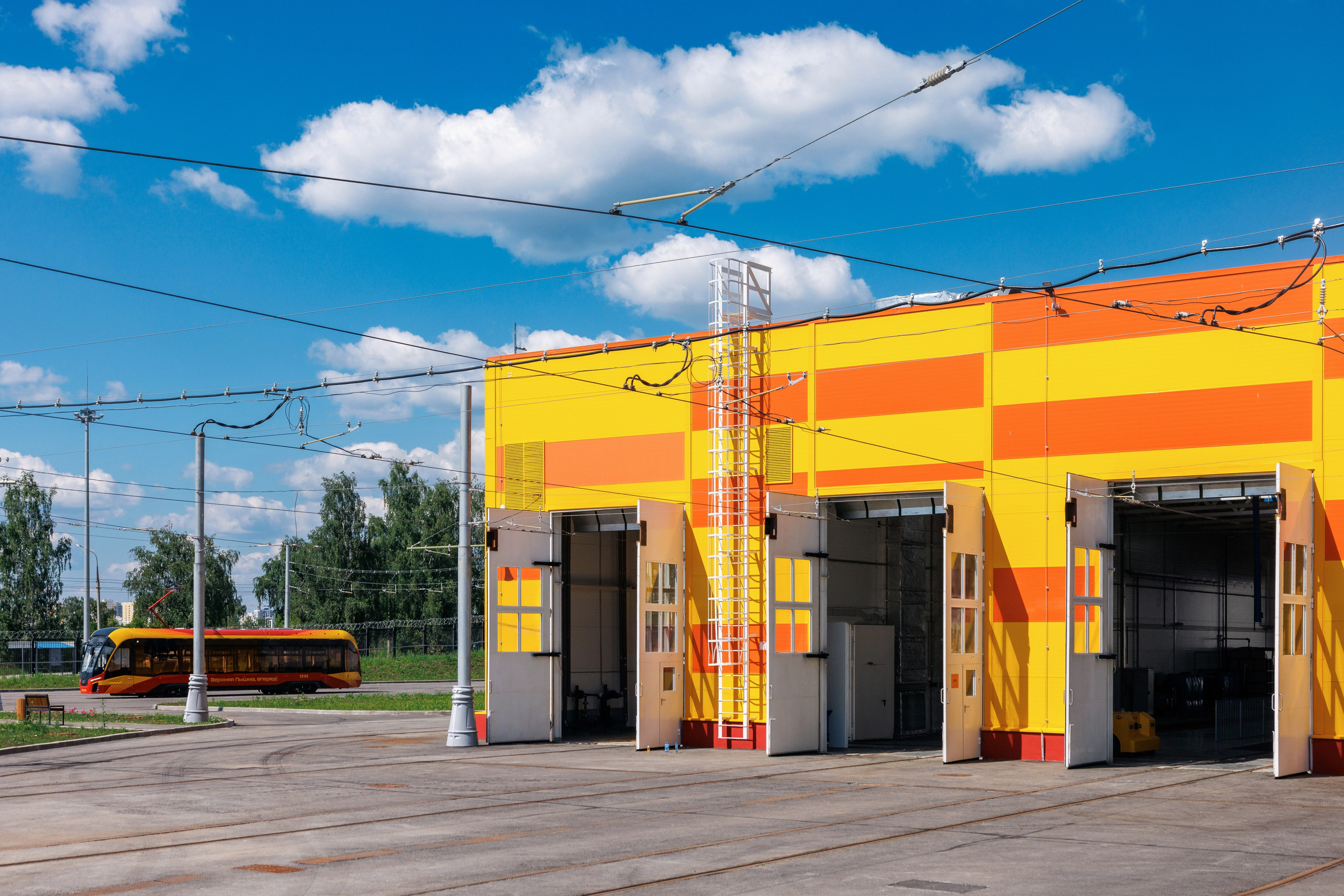Трамвайное депо. Фотограф Виталий Хайлов, Екатеринбург