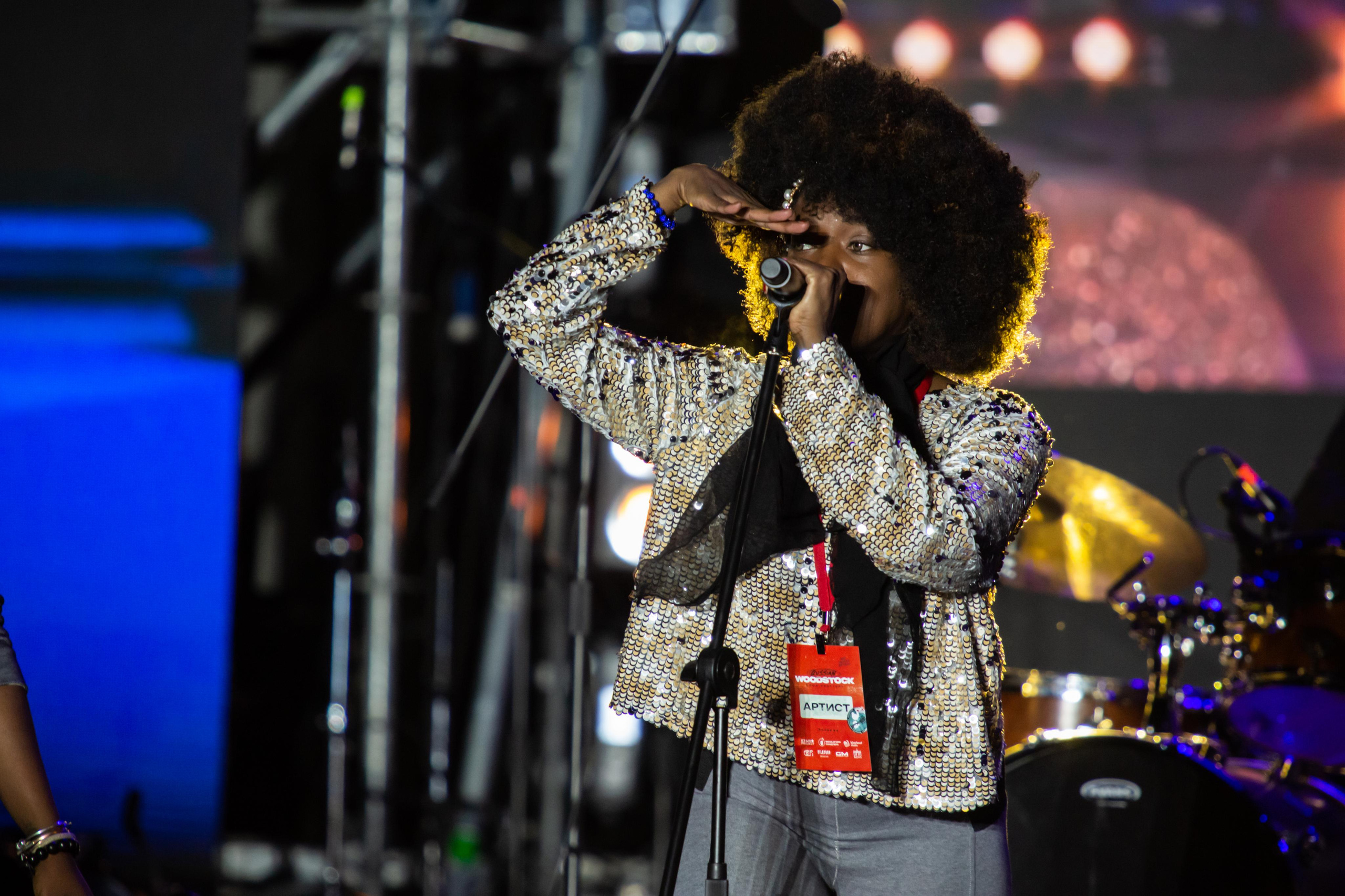 Karmen Moxi & Second Frenzy