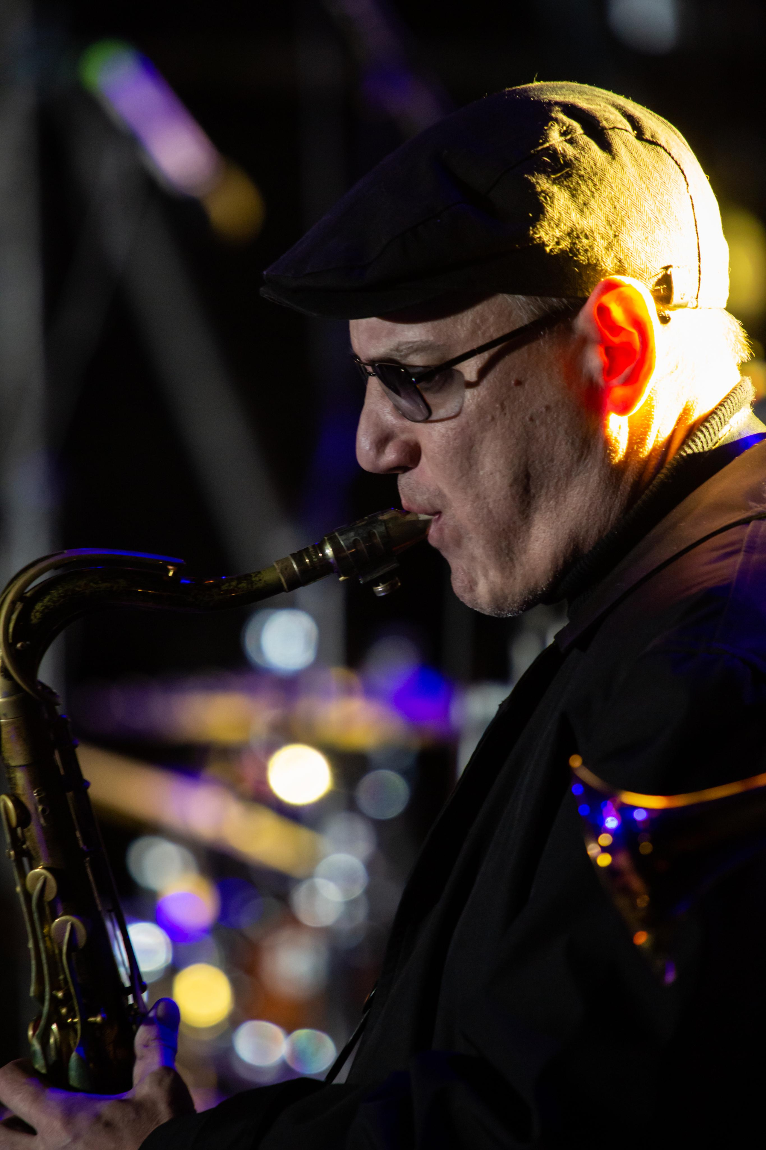 Karmen Moxi & Second Frenzy