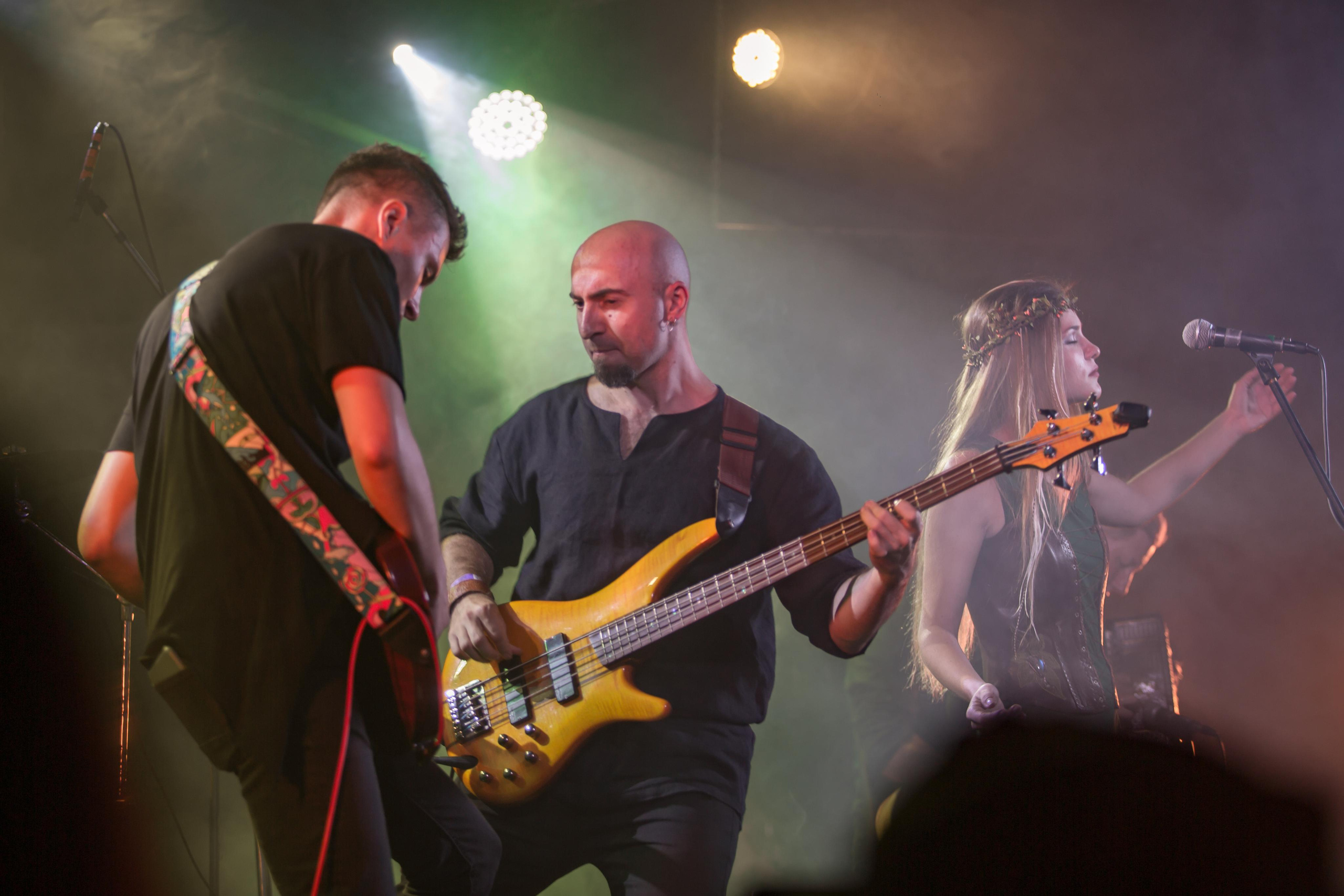 ОЛЯ И ДОМОВЫЕ. Фотограф Сонкина Татьяна