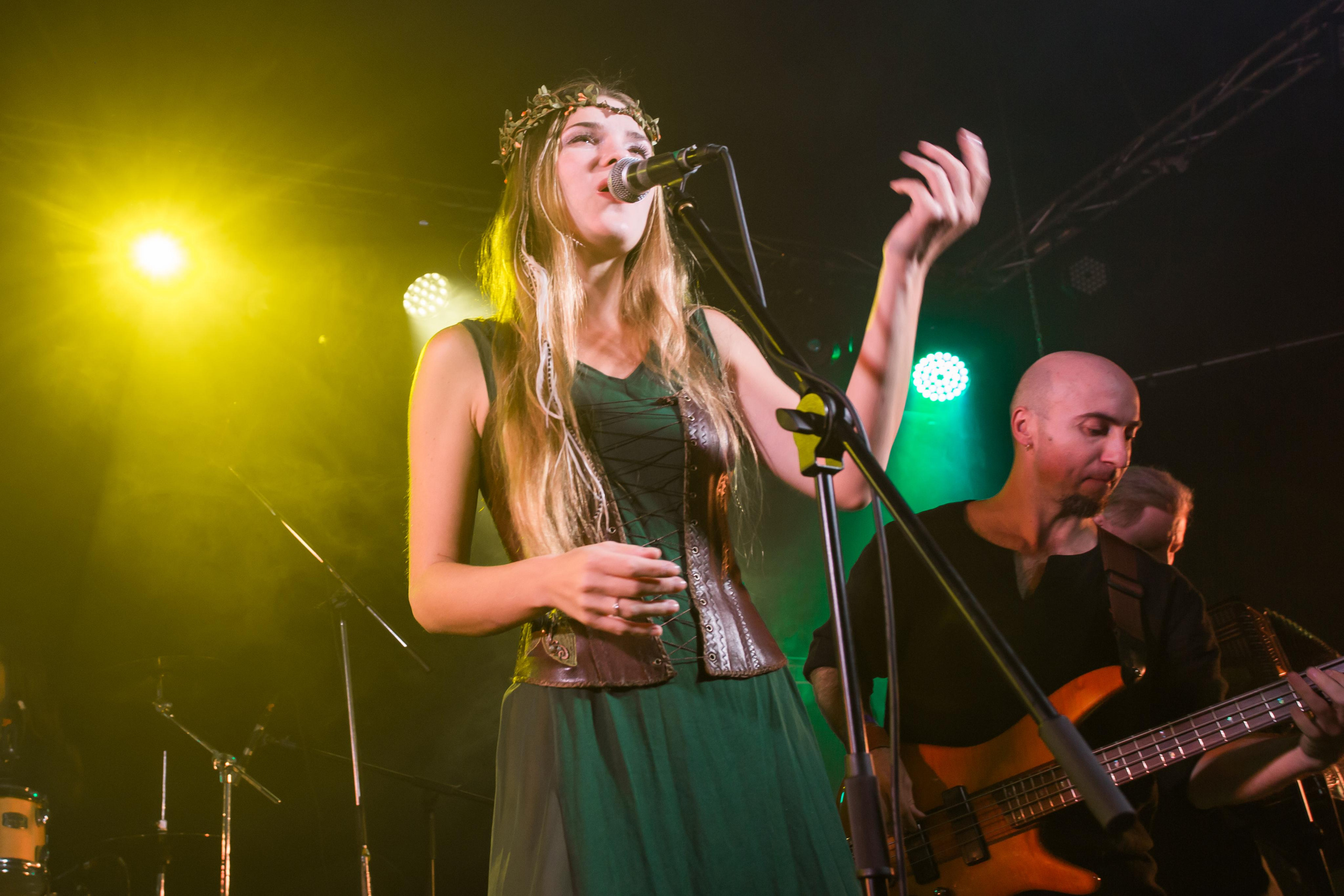 ОЛЯ И ДОМОВЫЕ. Фотограф Сонкина Татьяна