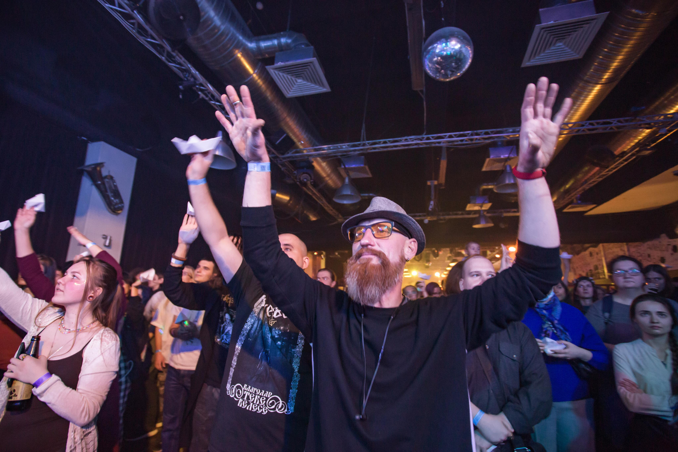 ОЛЯ И ДОМОВЫЕ. Фотограф Сонкина Татьяна