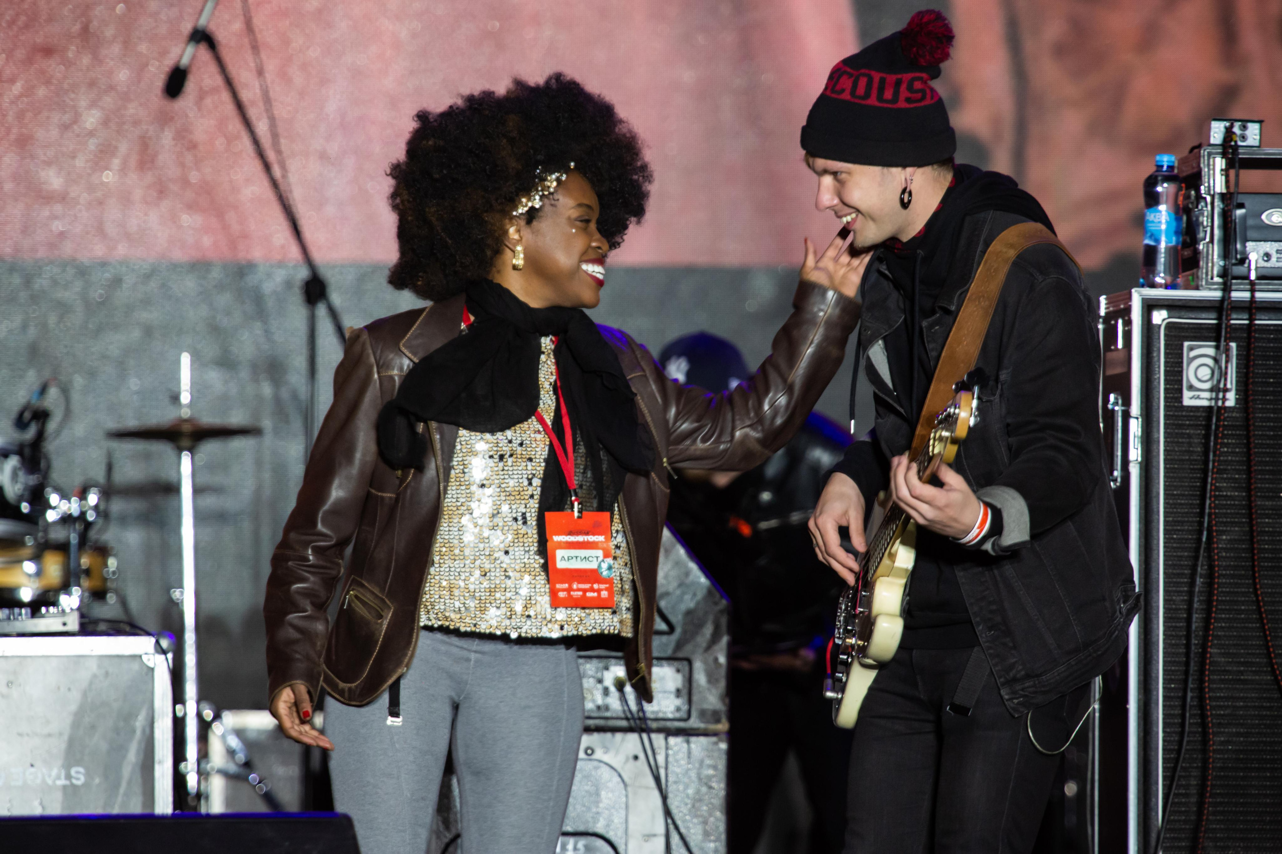 Karmen Moxi & Second Frenzy