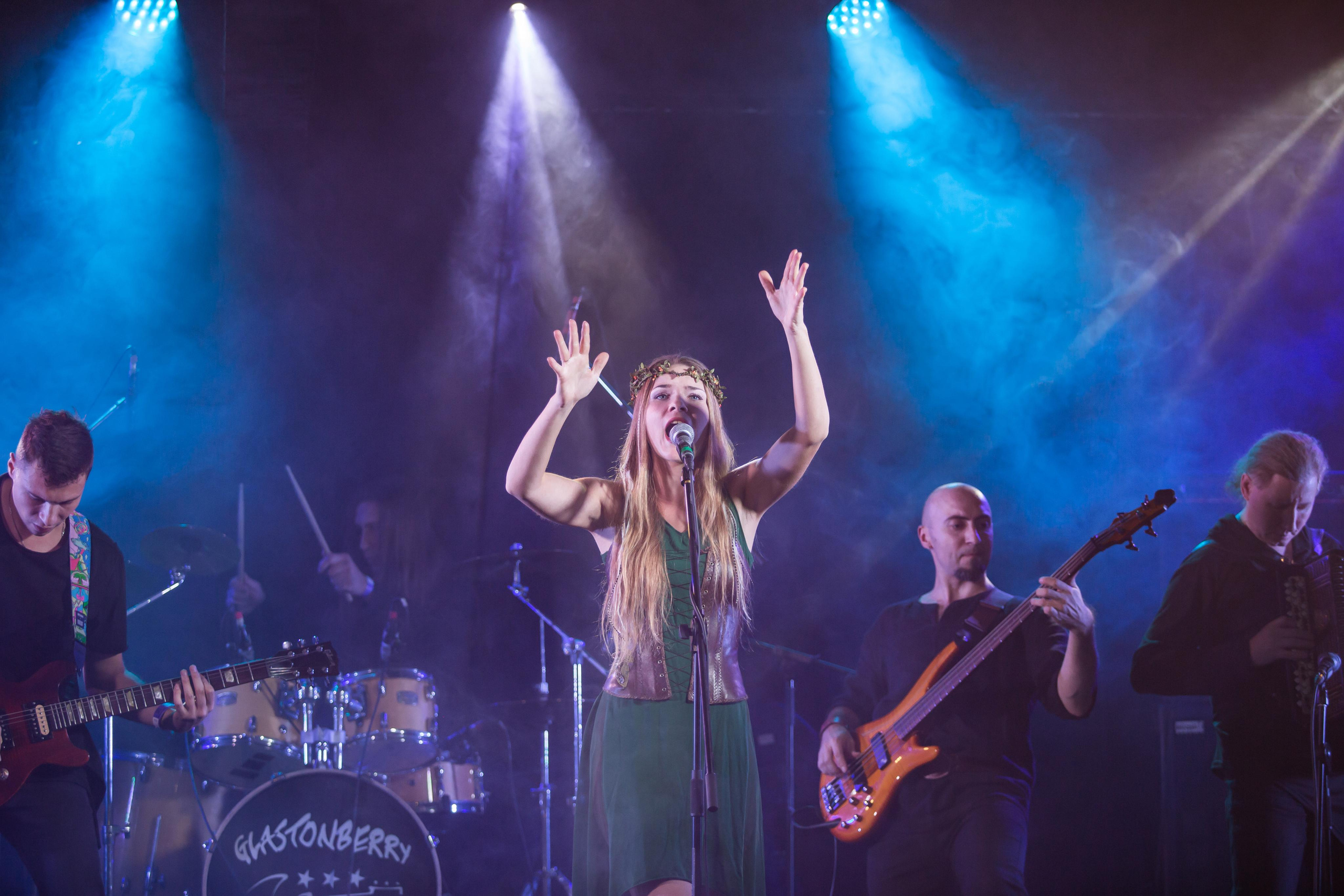 ОЛЯ И ДОМОВЫЕ. Фотограф Сонкина Татьяна