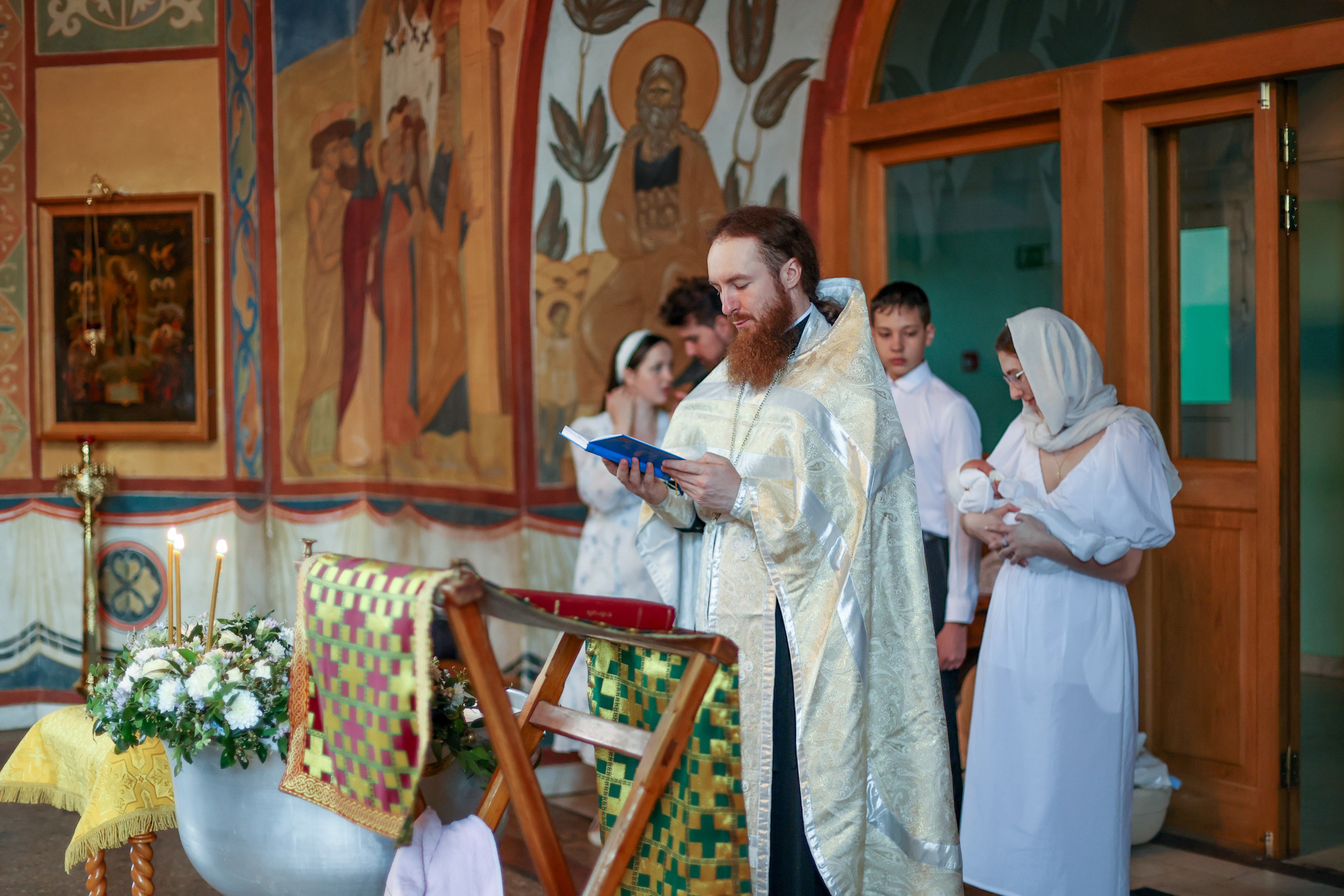 Крещение, Свято-Троицкая Сергиева Лавра. Фотограф новорожденных. Детский и семейный фотограф Марьяна Юдина